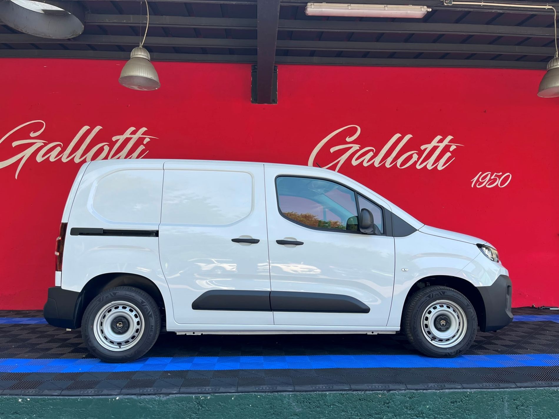 Van M 1.5 BlueHDi 100cv s&s Standard + IVA - SENZA VINCOLI DI FINANZIAMENTO - Gallotti Auto