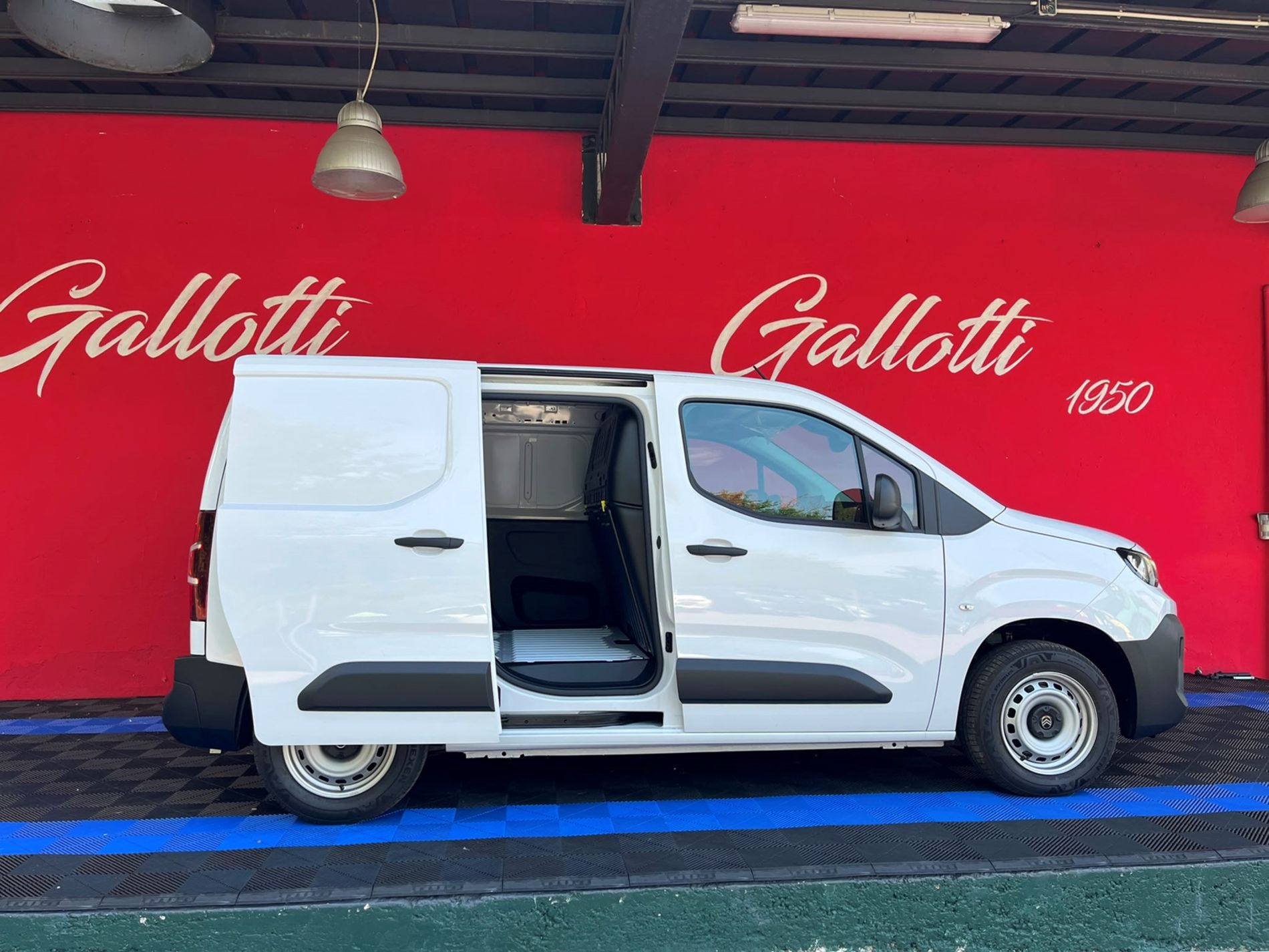 Van M 1.5 BlueHDi 100cv s&s Standard + IVA - SENZA VINCOLI DI FINANZIAMENTO - Gallotti Auto