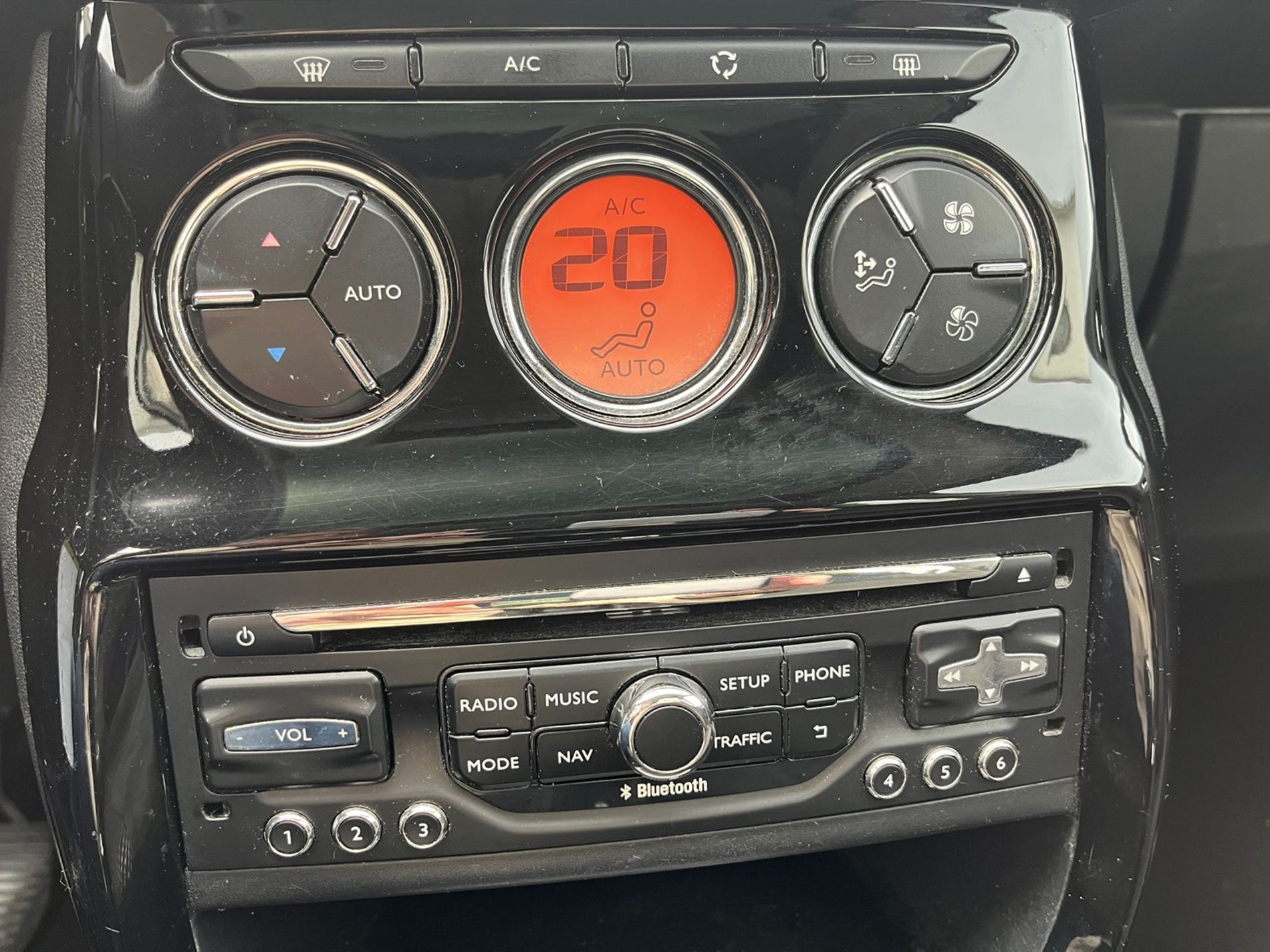 1.2 puretech 82cv - SENZA VINCOLI DI FINANZIAMENTO - Gallotti Auto