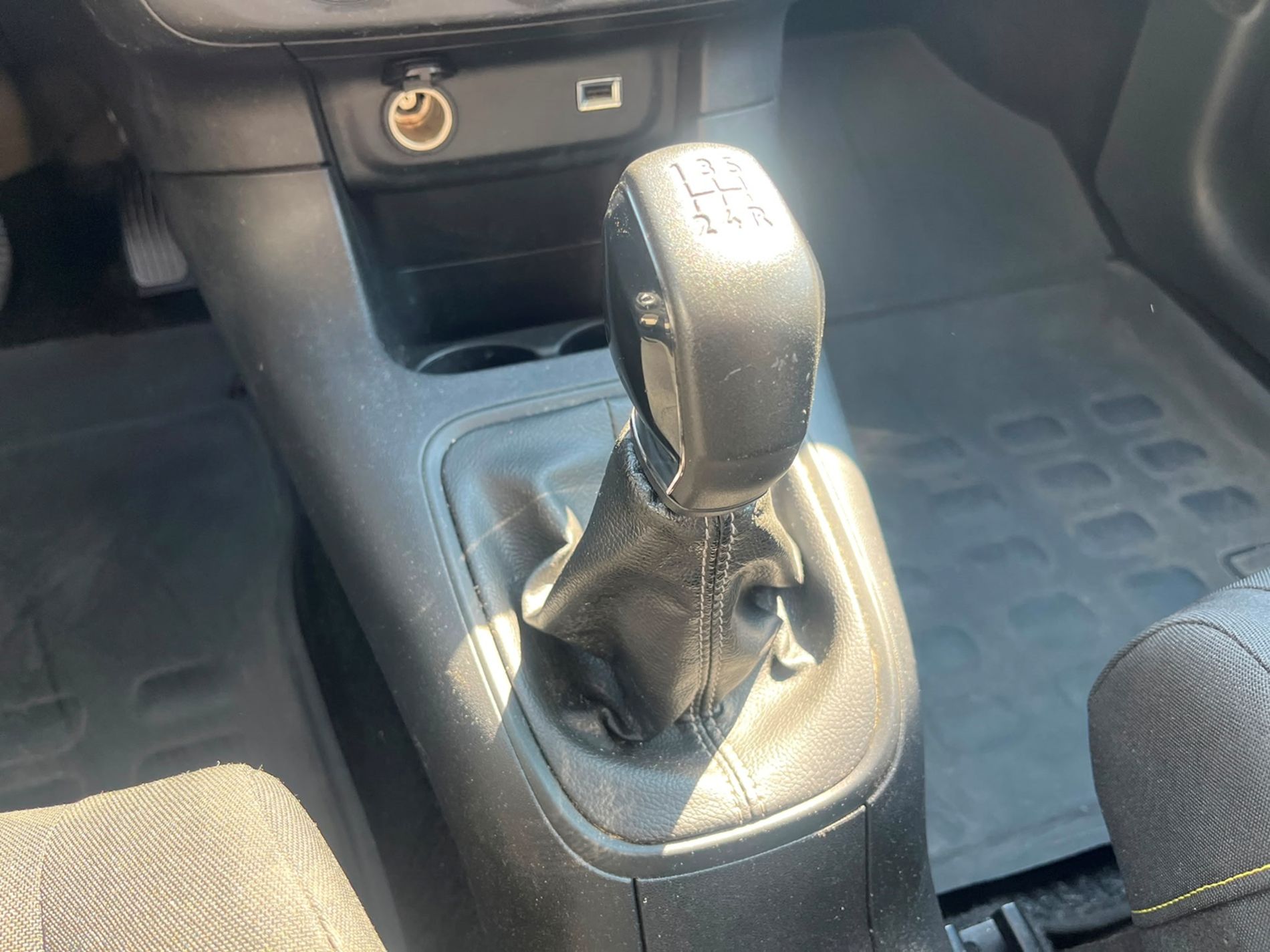 1.2 puretech Feel 82cv - SENZA VINCOLI DI FINANZIAMENTO - Gallotti Auto