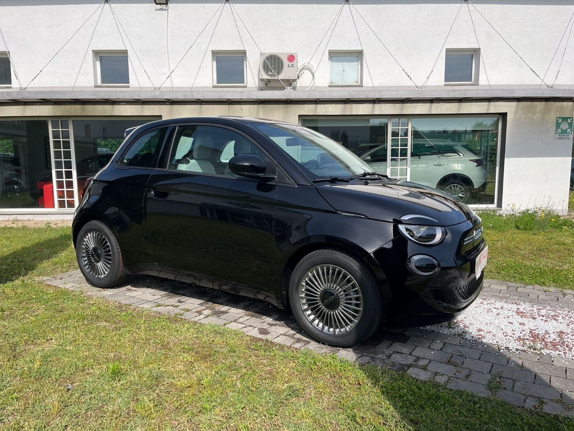 Icon 1.0 hybrid 65cv - Gallotti Auto