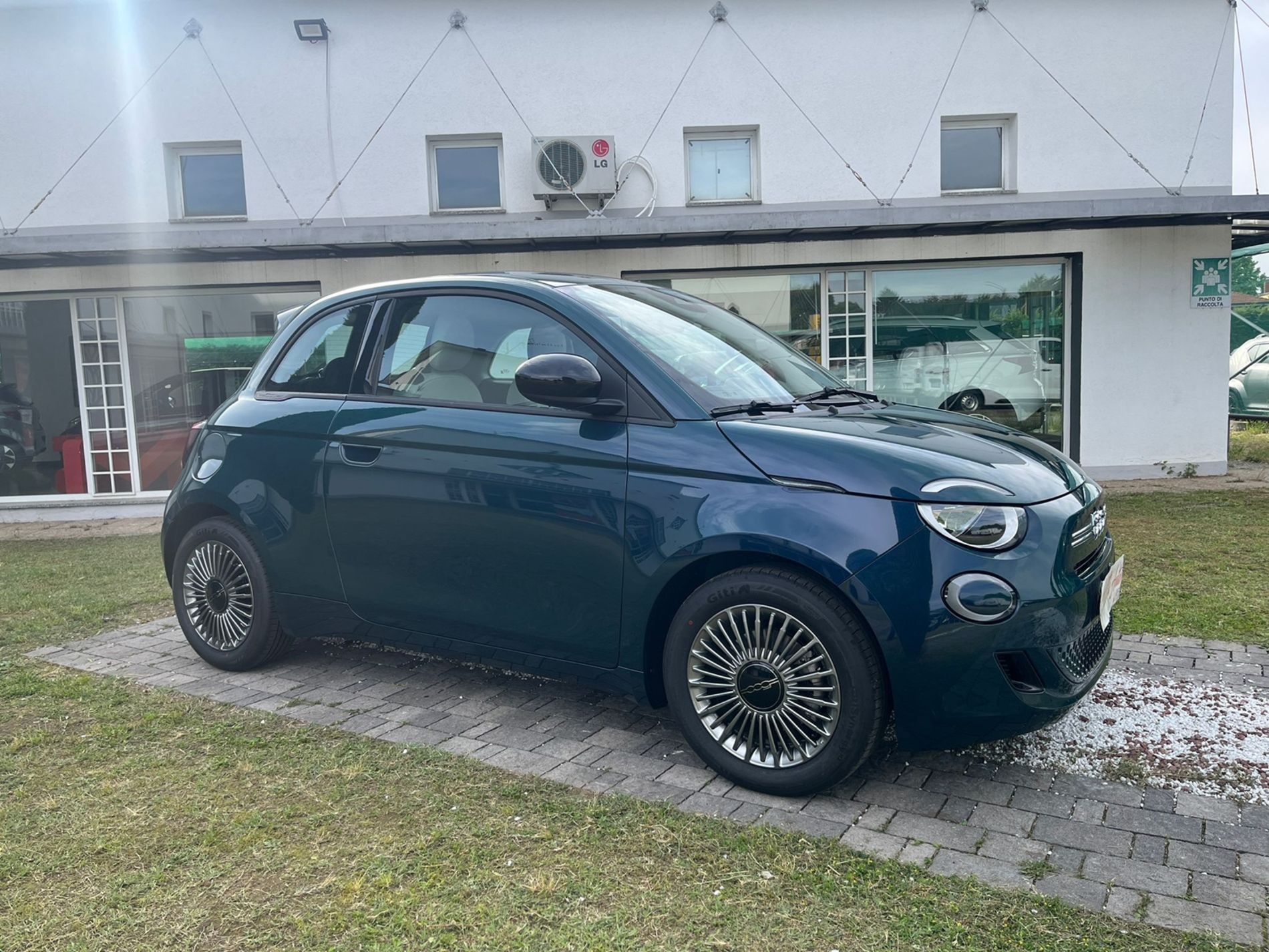 Icon 1.0 hybrid 65cv - Gallotti Auto
