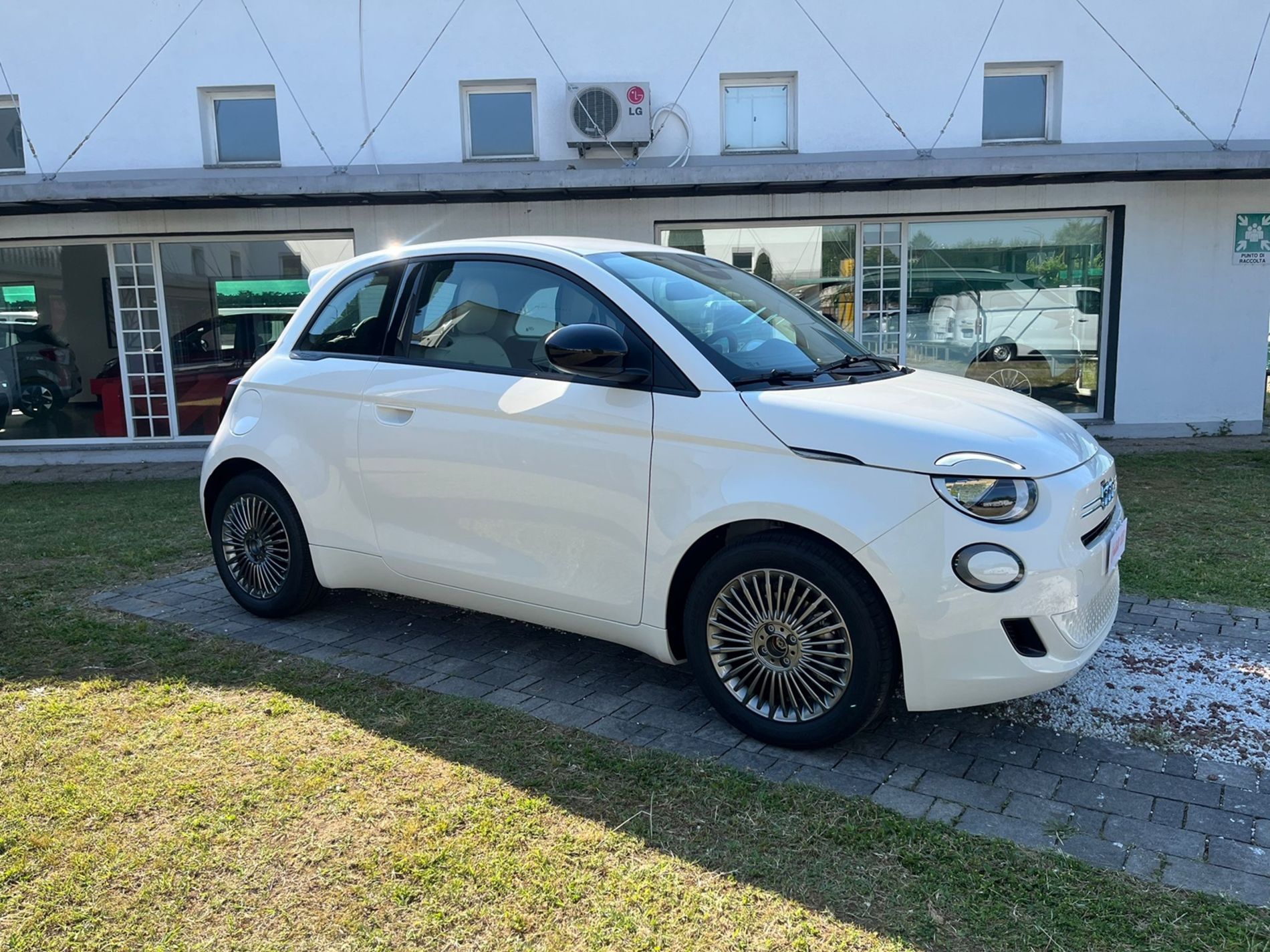 Icon 1.0 hybrid 65cv - Gallotti Auto