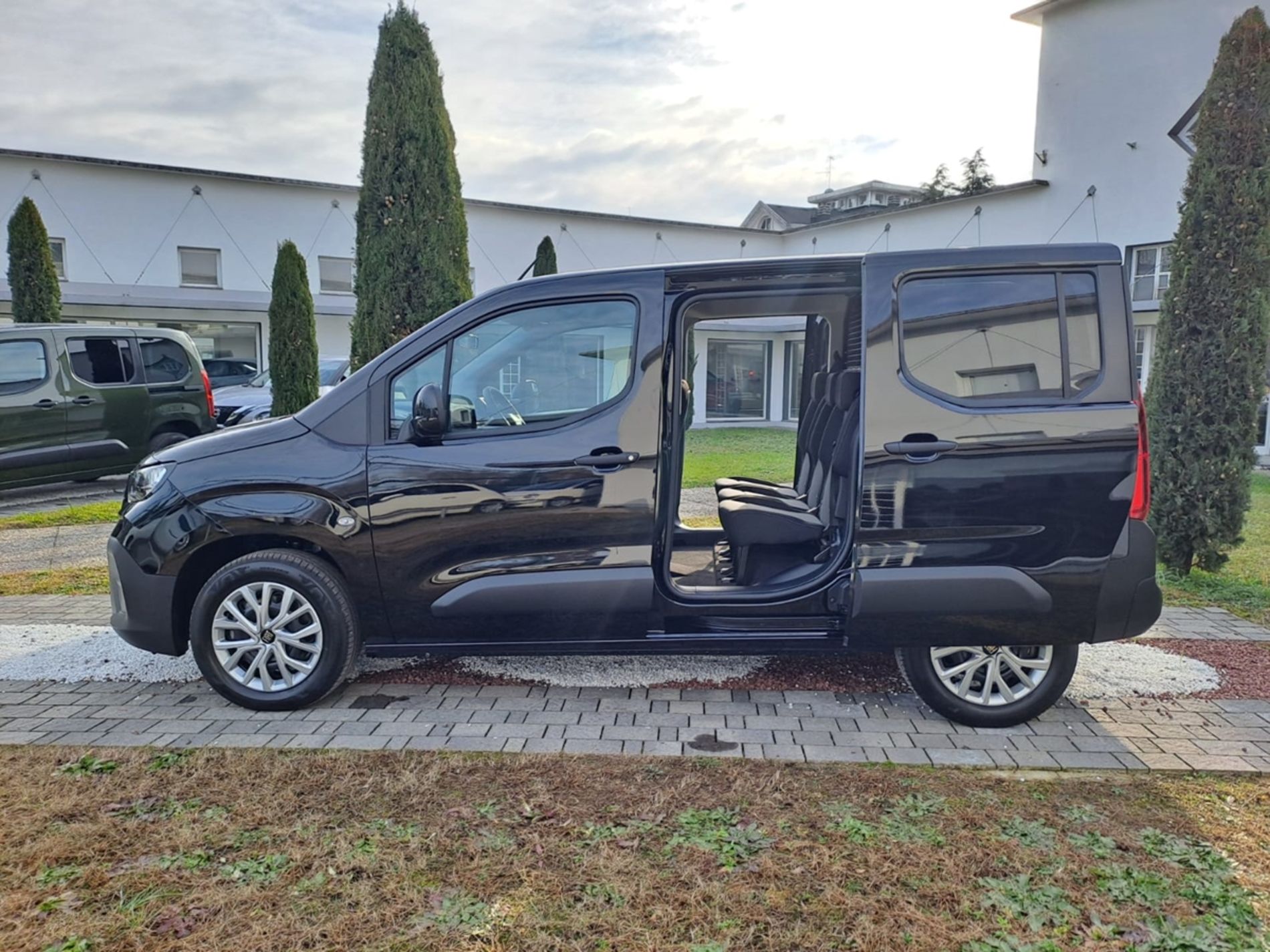 COMBI 5posti N1 L1 1.5 diesel 130CV + IVA - SENZA VINCOLI DI FINANZIAMENTO  - Gallotti Auto