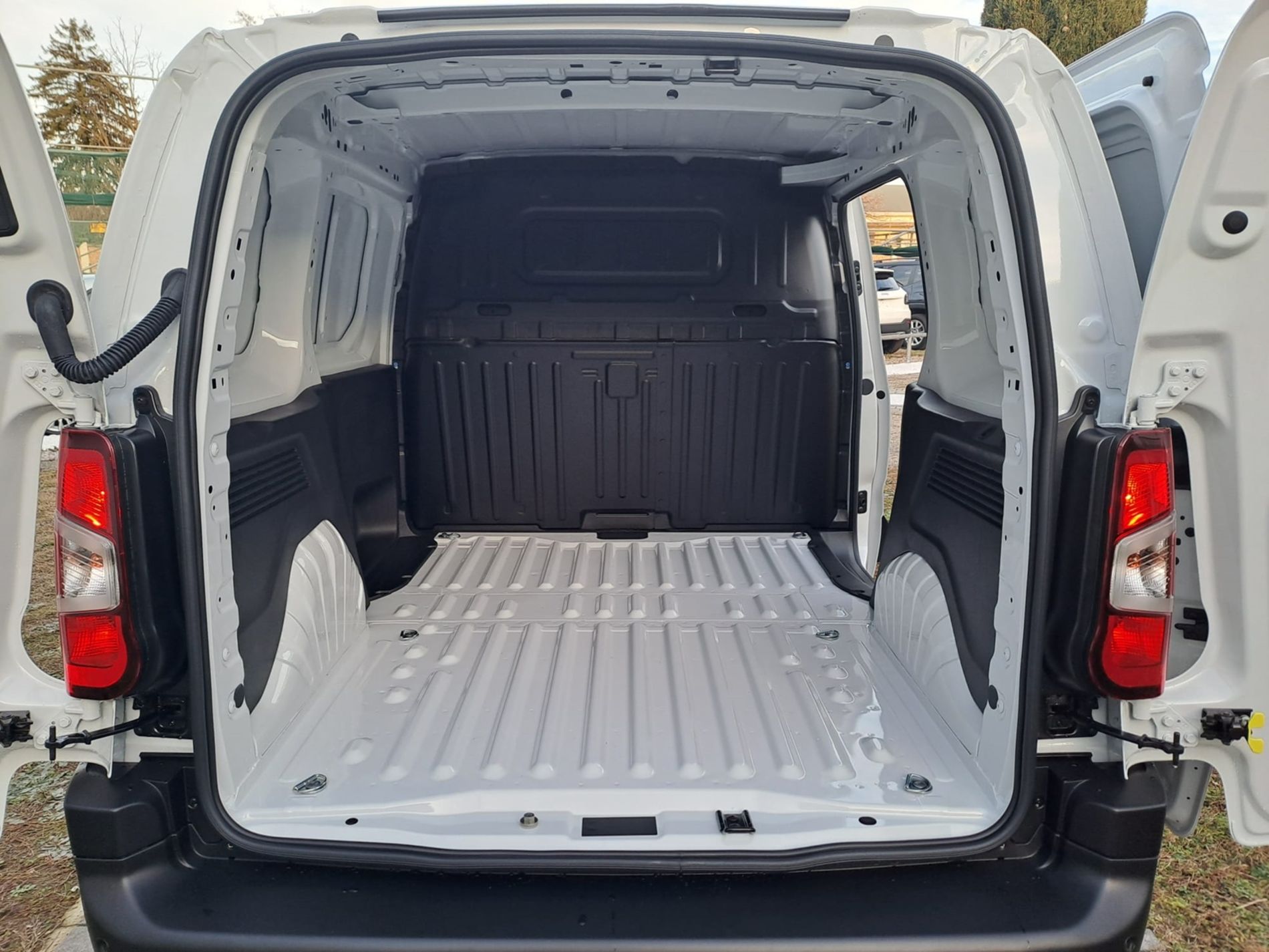 VAN 1.5 BLUEHDI 100cv + IVA - Gallotti Auto