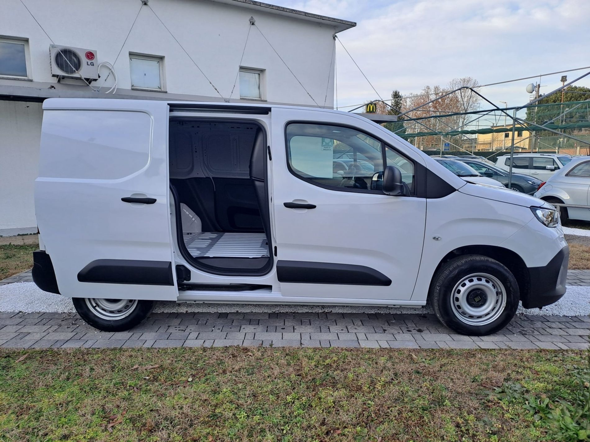 VAN 1.5 BLUEHDI 100cv + IVA - Gallotti Auto