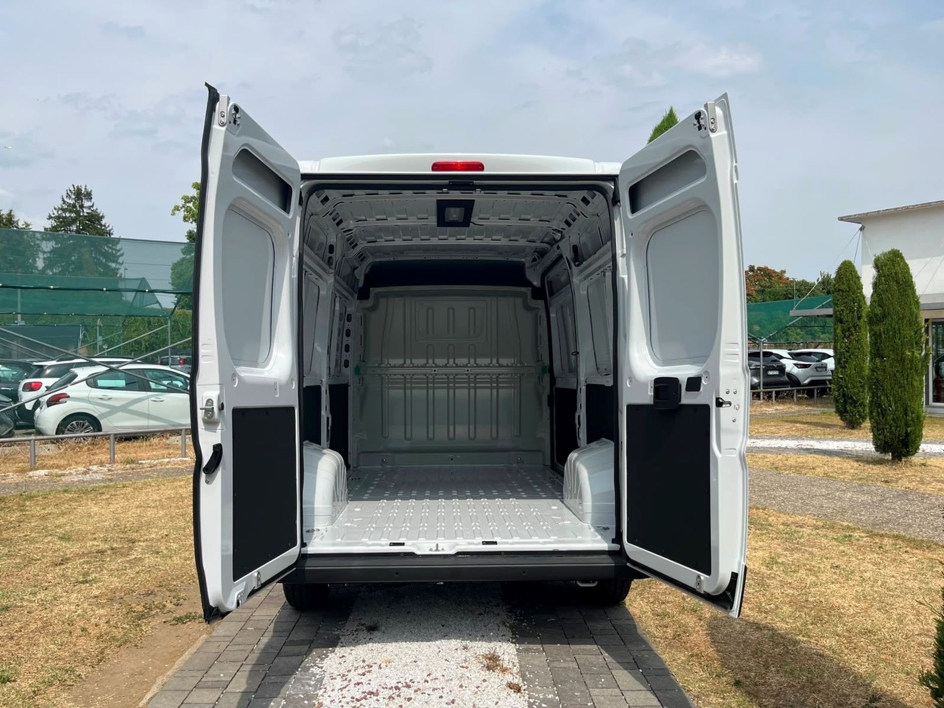 Furgone Lastrato L2H2 2.2 diesel 140cv MT + IVA - SENZA VINCOLI DI FINANZIAMENTO - Gallotti Auto