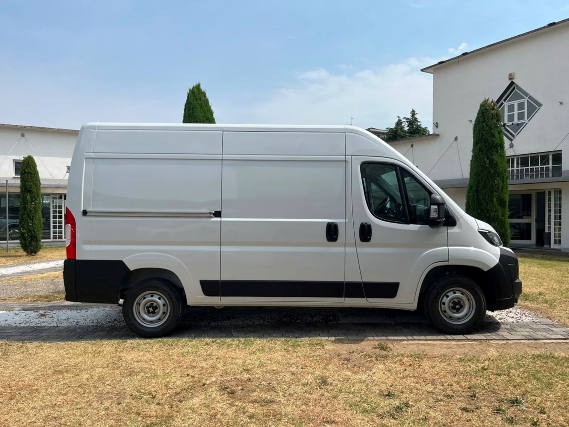 Furgone Lastrato L2H2 2.2 diesel 140cv MT + IVA - SENZA VINCOLI DI FINANZIAMENTO - Gallotti Auto