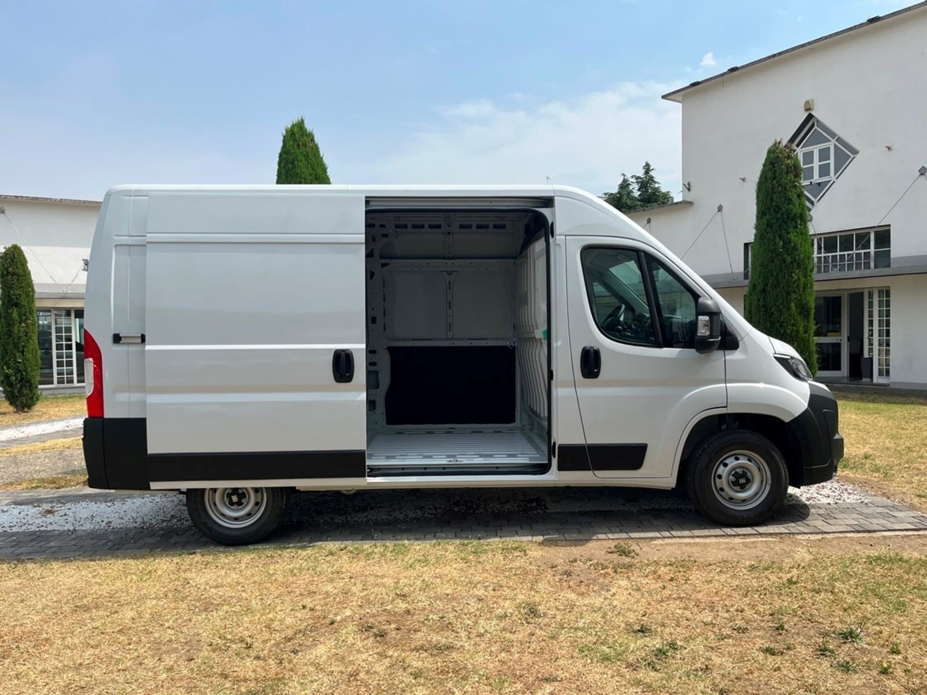 Furgone Lastrato L2H2 2.2 diesel 140cv MT + IVA - SENZA VINCOLI DI FINANZIAMENTO - Gallotti Auto