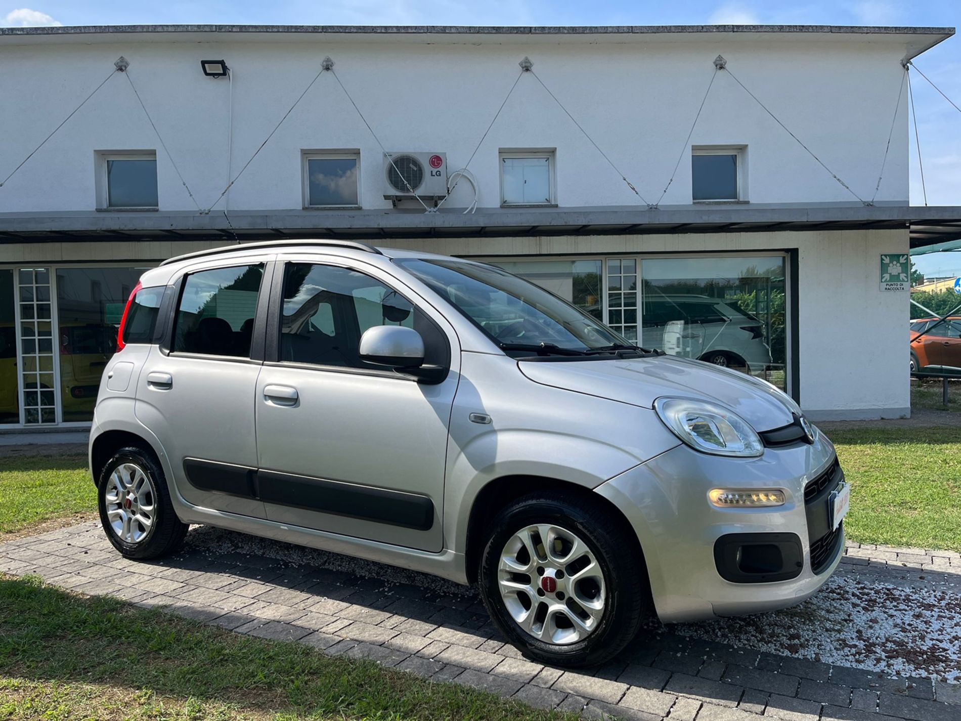 1.2 Lounge 69cv - RISERVATA A COMMERCIANTI D’AUTO - Gallotti Auto