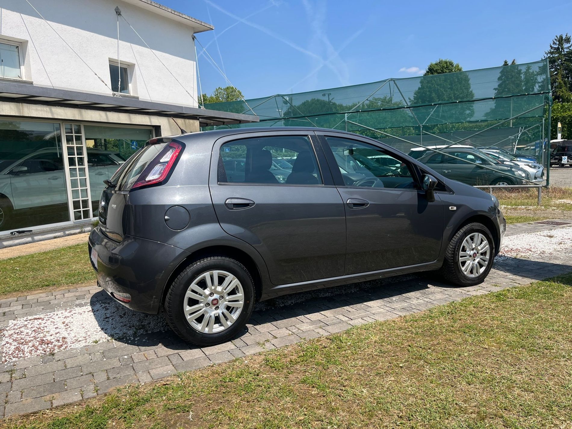 Fiat Punto 1.2 Lounge 5p E6  - RISERVATA A COMMERCIANTI D’AUTO - Gallotti Auto