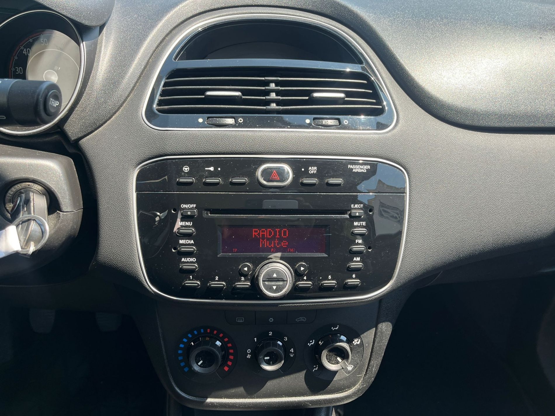 Fiat Punto 1.2 Lounge 5p E6  - RISERVATA A COMMERCIANTI D’AUTO - Gallotti Auto