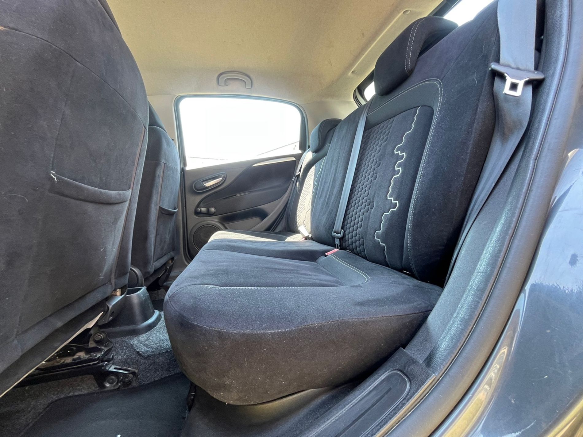 Fiat Punto 1.2 Lounge 5p E6  - RISERVATA A COMMERCIANTI D’AUTO - Gallotti Auto