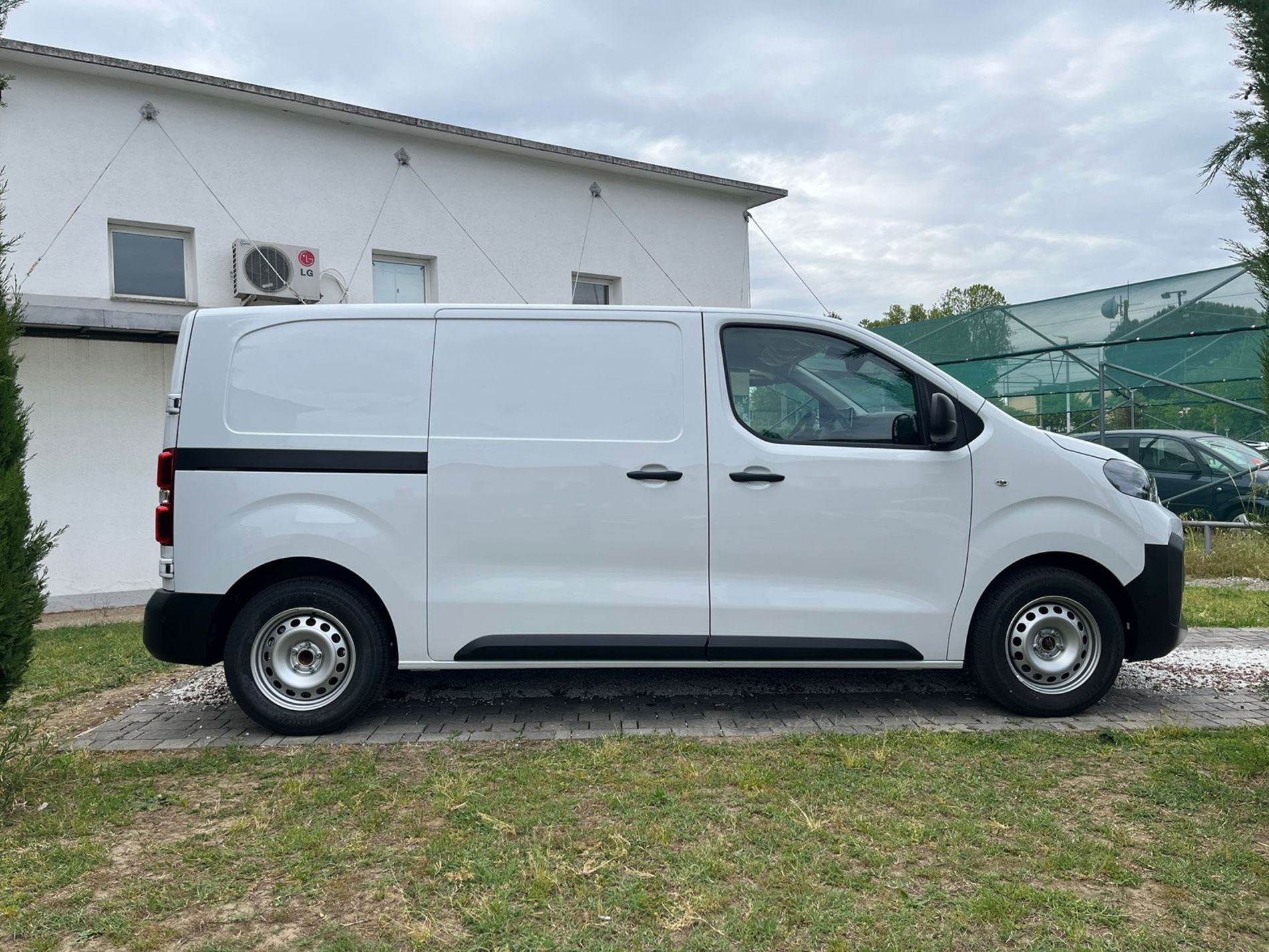 Van M 1.5 bluehdi 120cv L2H1 + IVA - SENZA VINCOLO DI FINANZIAMENTO - Gallotti Auto