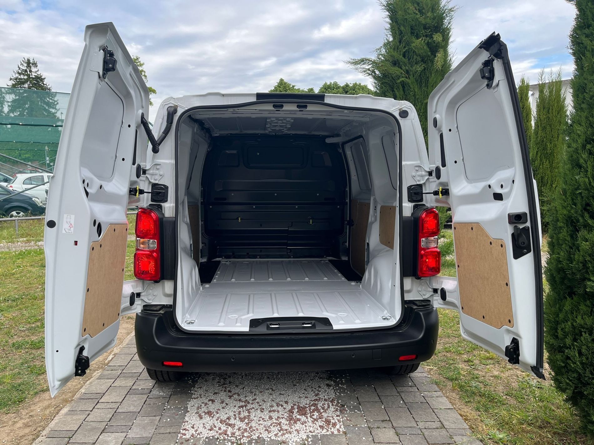Van M 1.5 bluehdi 120cv L2H1 + IVA - SENZA VINCOLO DI FINANZIAMENTO - Gallotti Auto