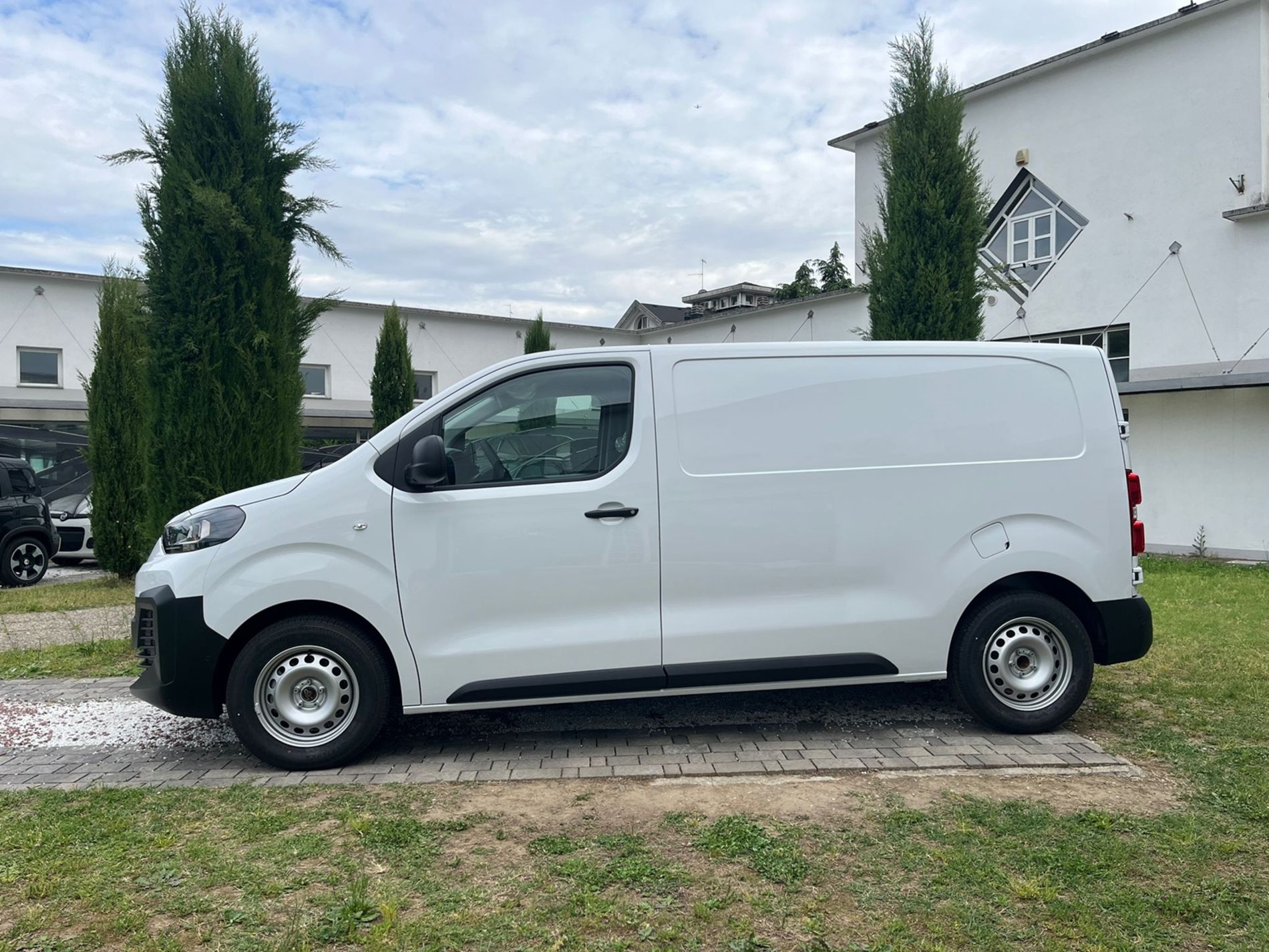Van M 1.5 bluehdi 120cv L2H1 + IVA - SENZA VINCOLO DI FINANZIAMENTO - Gallotti Auto