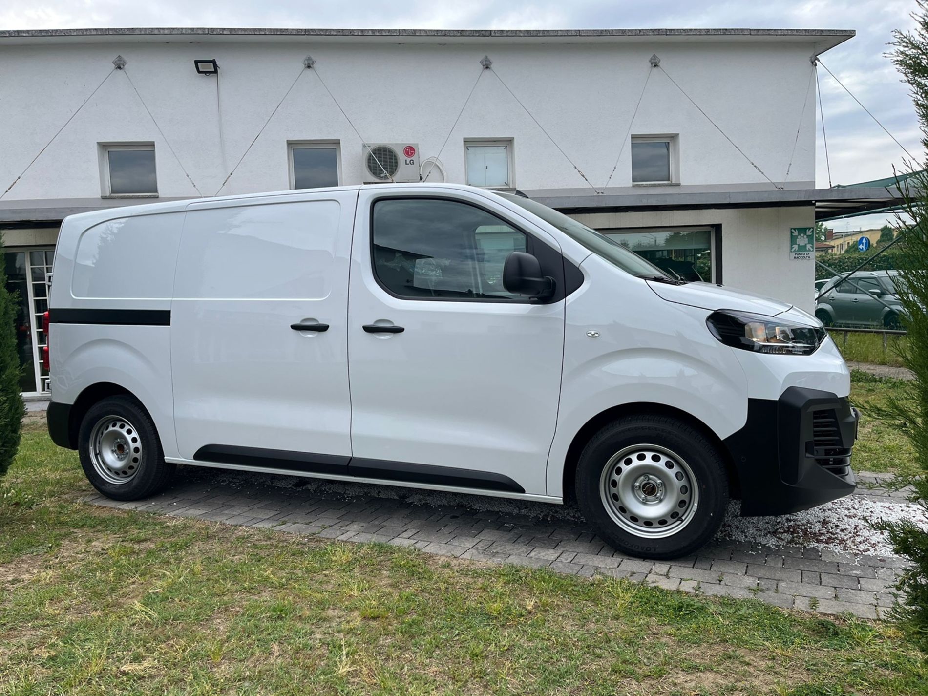 Van M 1.5 bluehdi 120cv L2H1 + IVA - SENZA VINCOLO DI FINANZIAMENTO - Gallotti Auto