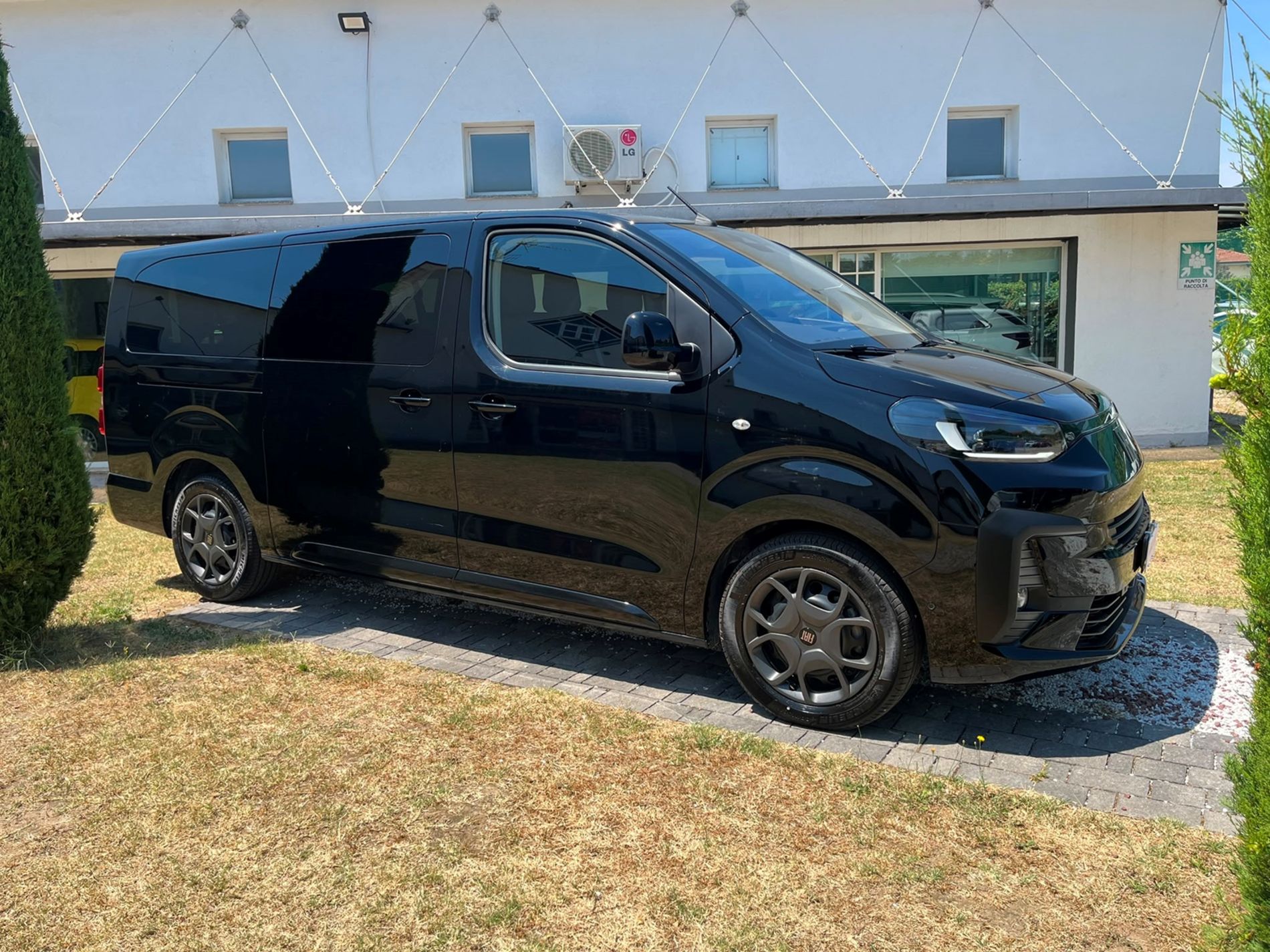 combi M1 2.0 bluehdi 180cv L3H1 at8 - SENZA VINCOLI DI FINANZIAMENTO  - Gallotti Auto