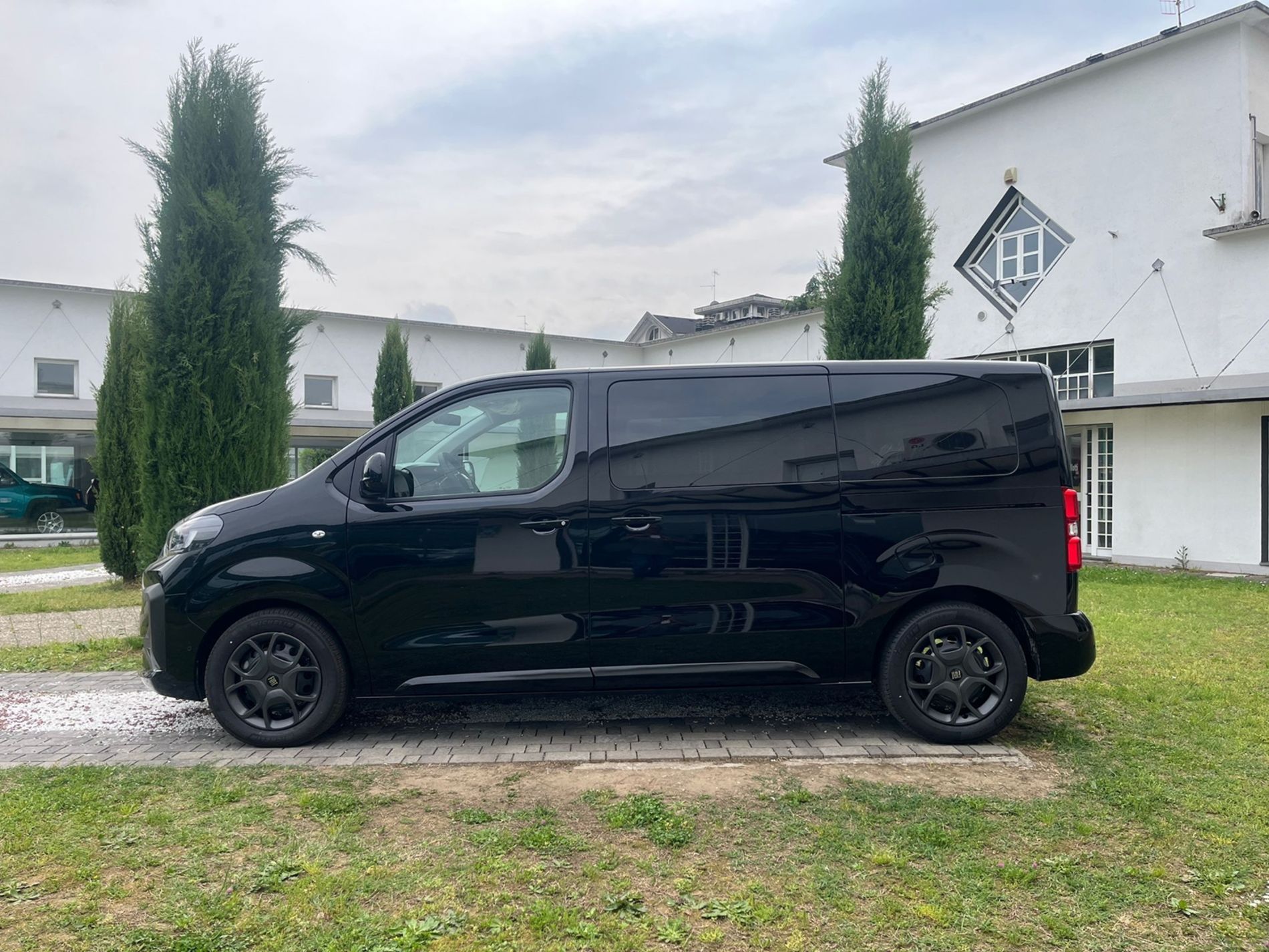 Combi M1 2.2 diesel 180cv s&s autom.+IVA - SENZA VINCOLI DI FINANZIAMENTO - Gallotti Auto