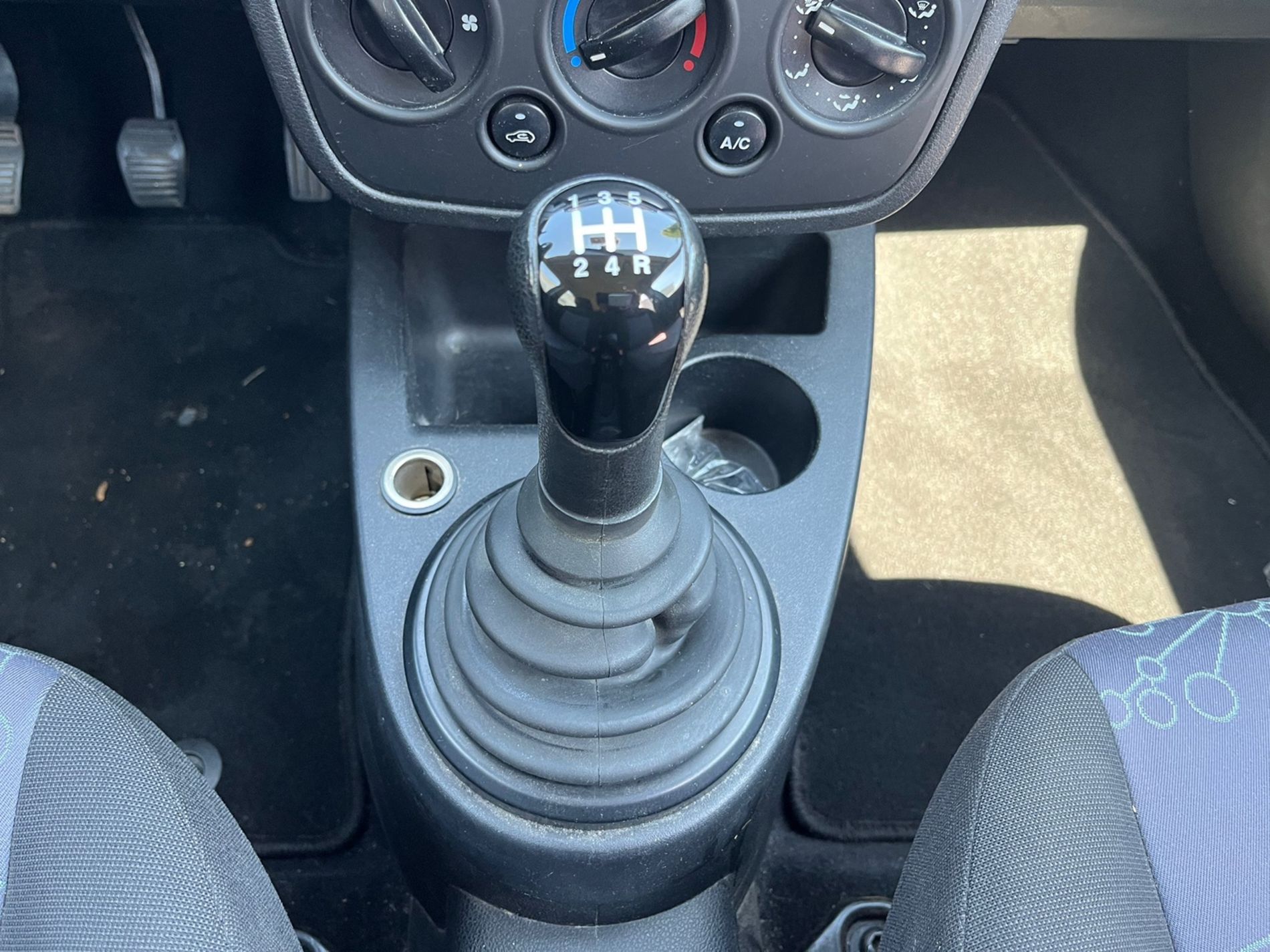 Titanium 5p 1.2 75cv -RISERVATA A COMMERCIANTI D’AUTO - Gallotti Auto