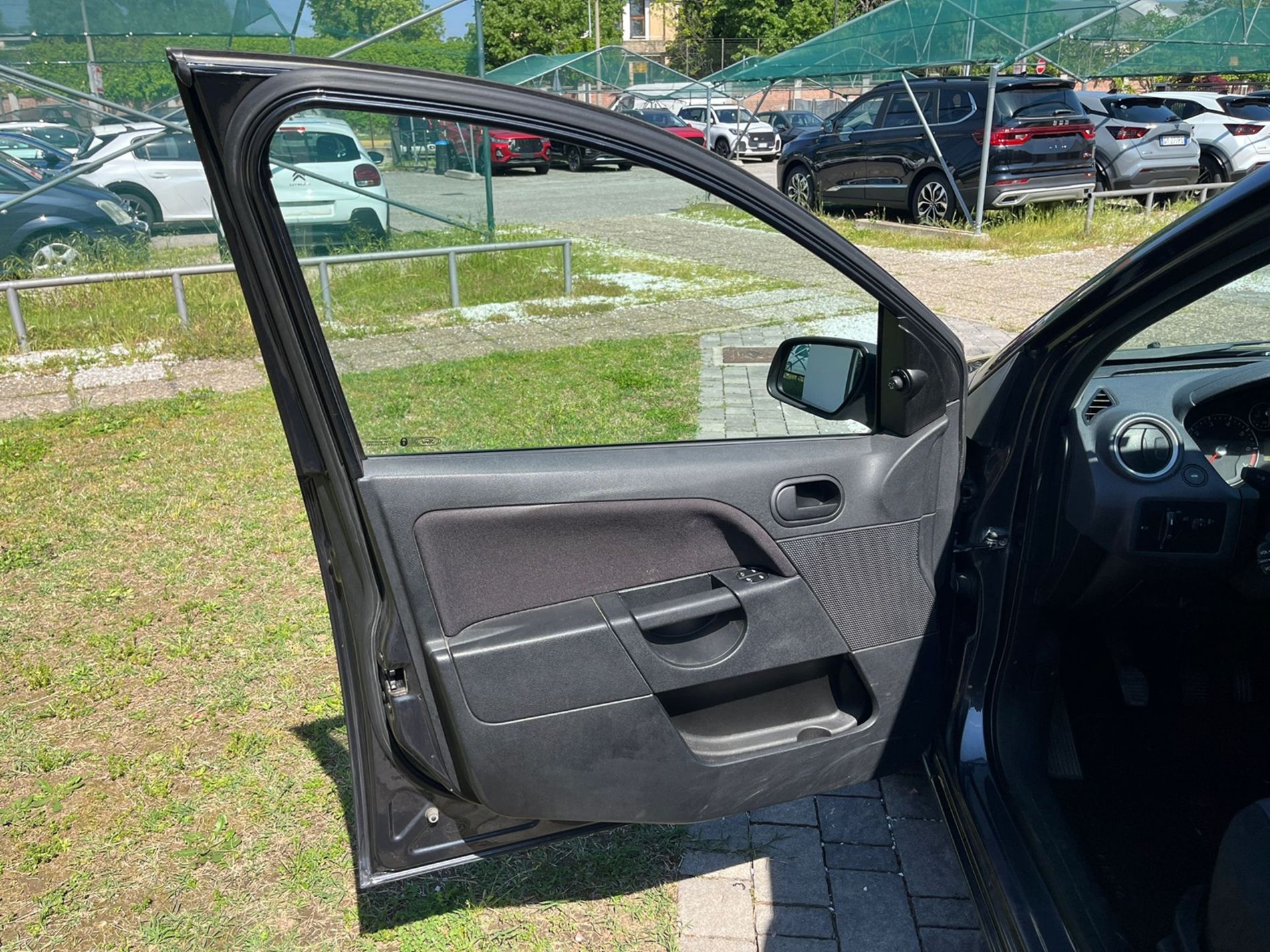 Titanium 5p 1.2 75cv -RISERVATA A COMMERCIANTI D’AUTO - Gallotti Auto