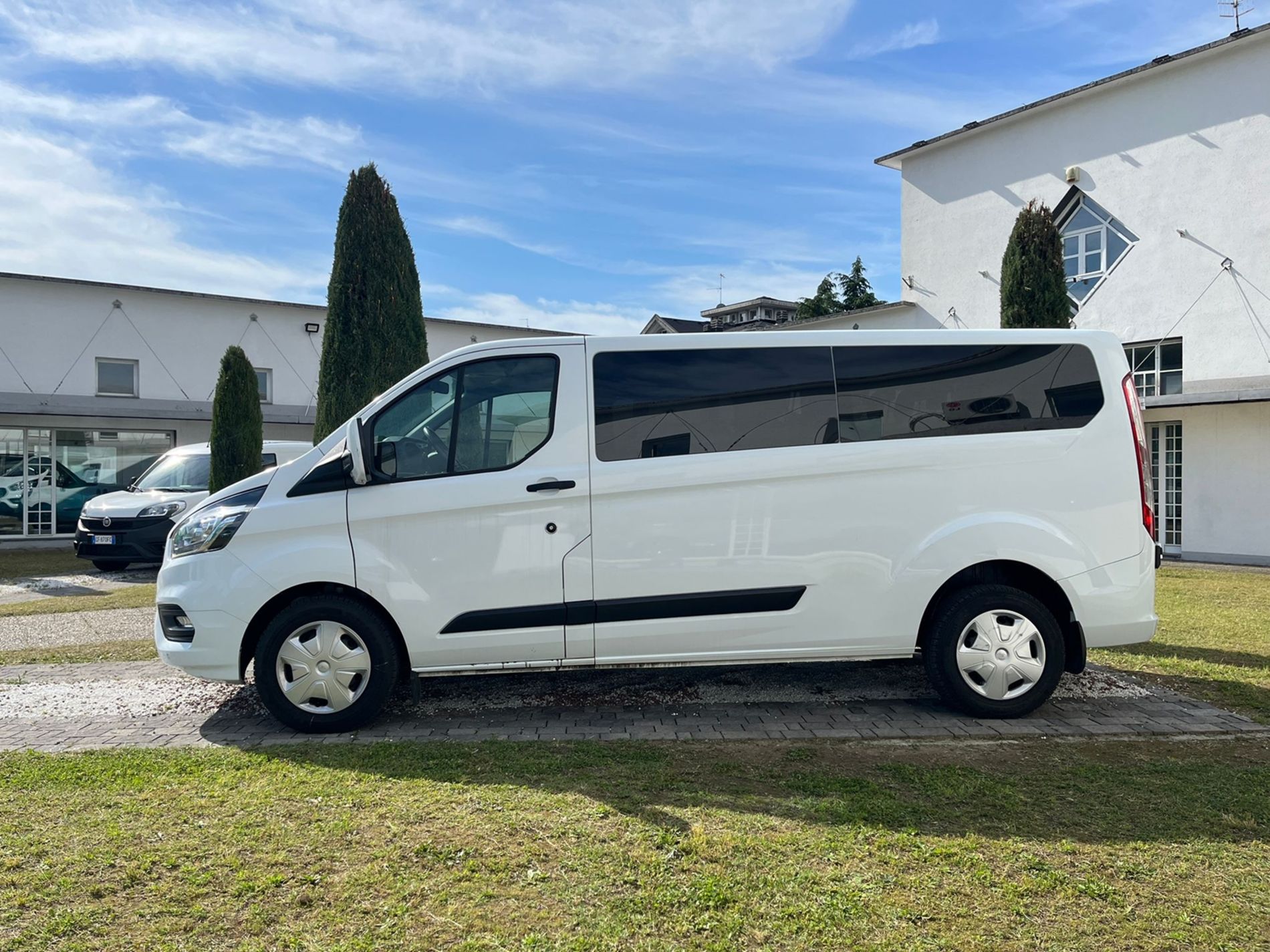 Custom Trend 9 posti 2.0 diesel 130cv - PIù IVA - SENZA VINCOLI DI FINANZIAMENTO - Gallotti Auto