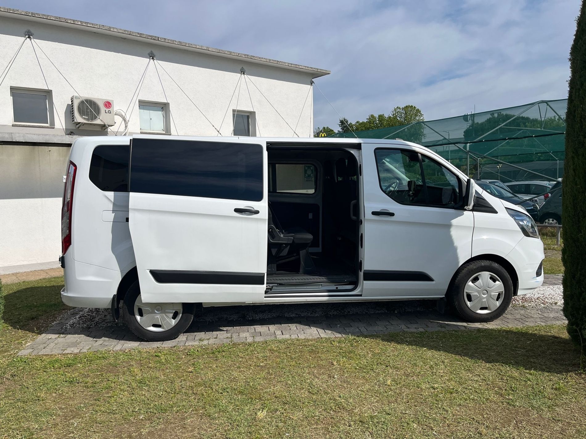 Custom Trend 9 posti 2.0 diesel 130cv - PIù IVA - SENZA VINCOLI DI FINANZIAMENTO - Gallotti Auto