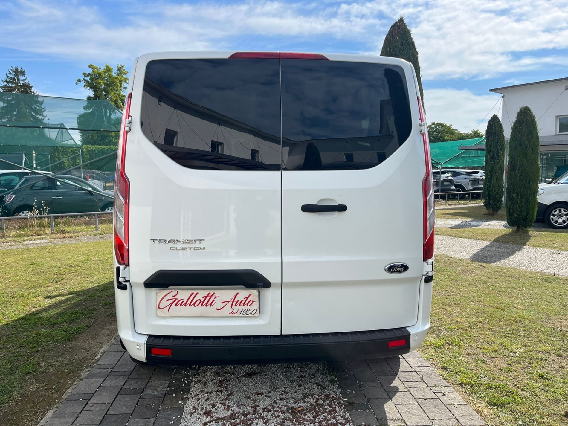 Custom Trend 9 posti 2.0 diesel 130cv - PIù IVA - SENZA VINCOLI DI FINANZIAMENTO - Gallotti Auto