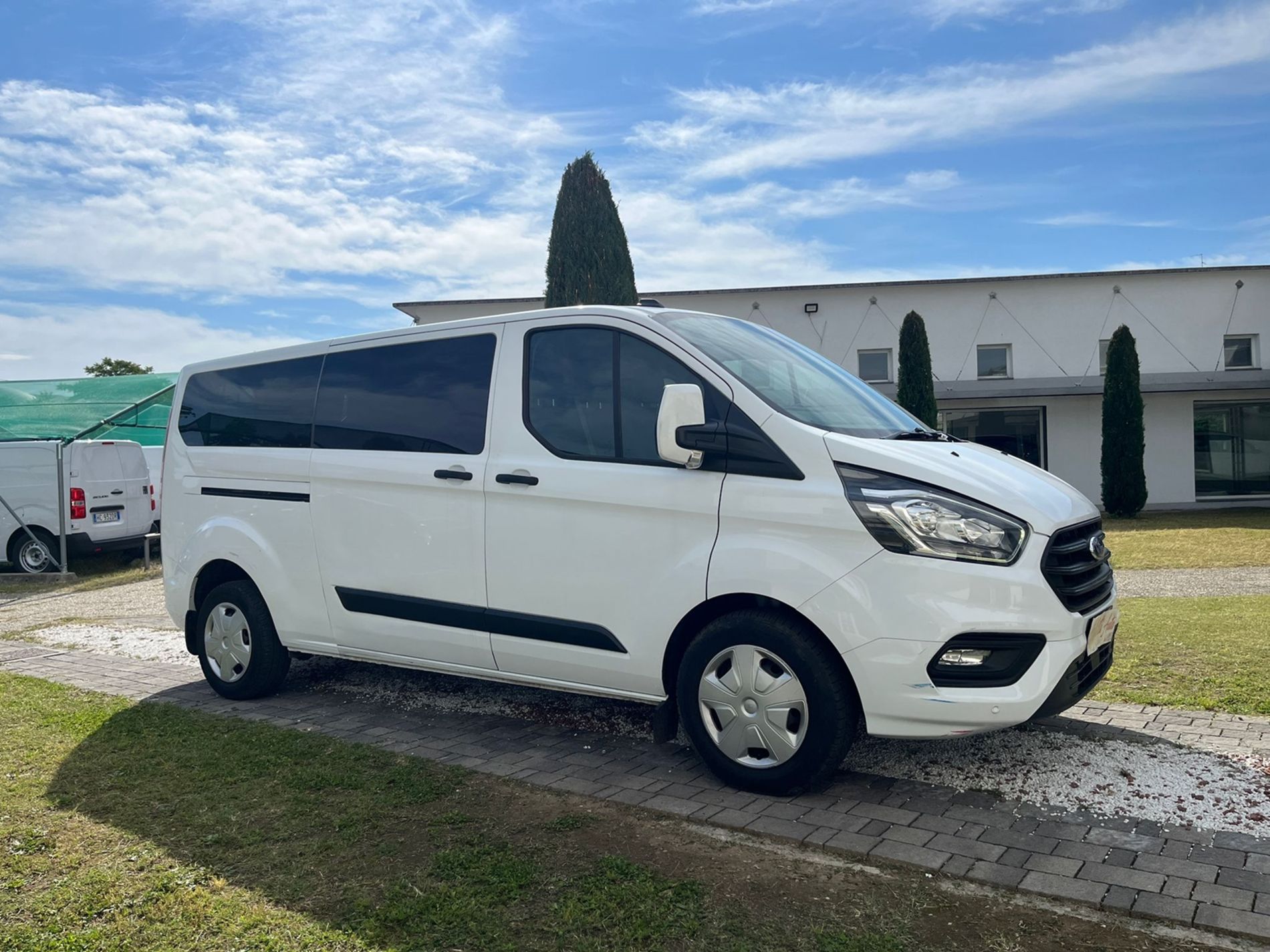 Custom Trend 9 posti 2.0 diesel 130cv - PIù IVA - SENZA VINCOLI DI FINANZIAMENTO - Gallotti Auto