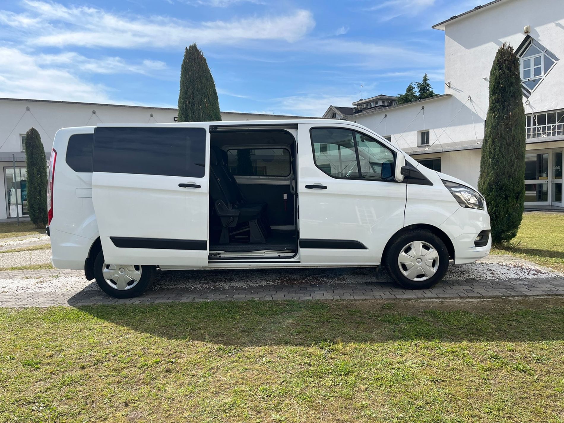 Custom Trend 9 posti 2.0 diesel 130cv - PIù IVA - SENZA VINCOLI DI FINANZIAMENTO - Gallotti Auto