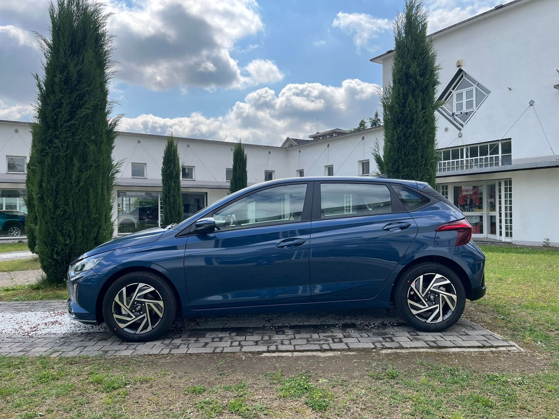 Connectline 1.0 t-gdi 100cv mt  - SENZA VINCOLI DI FINANZIAMENTO - Gallotti Auto