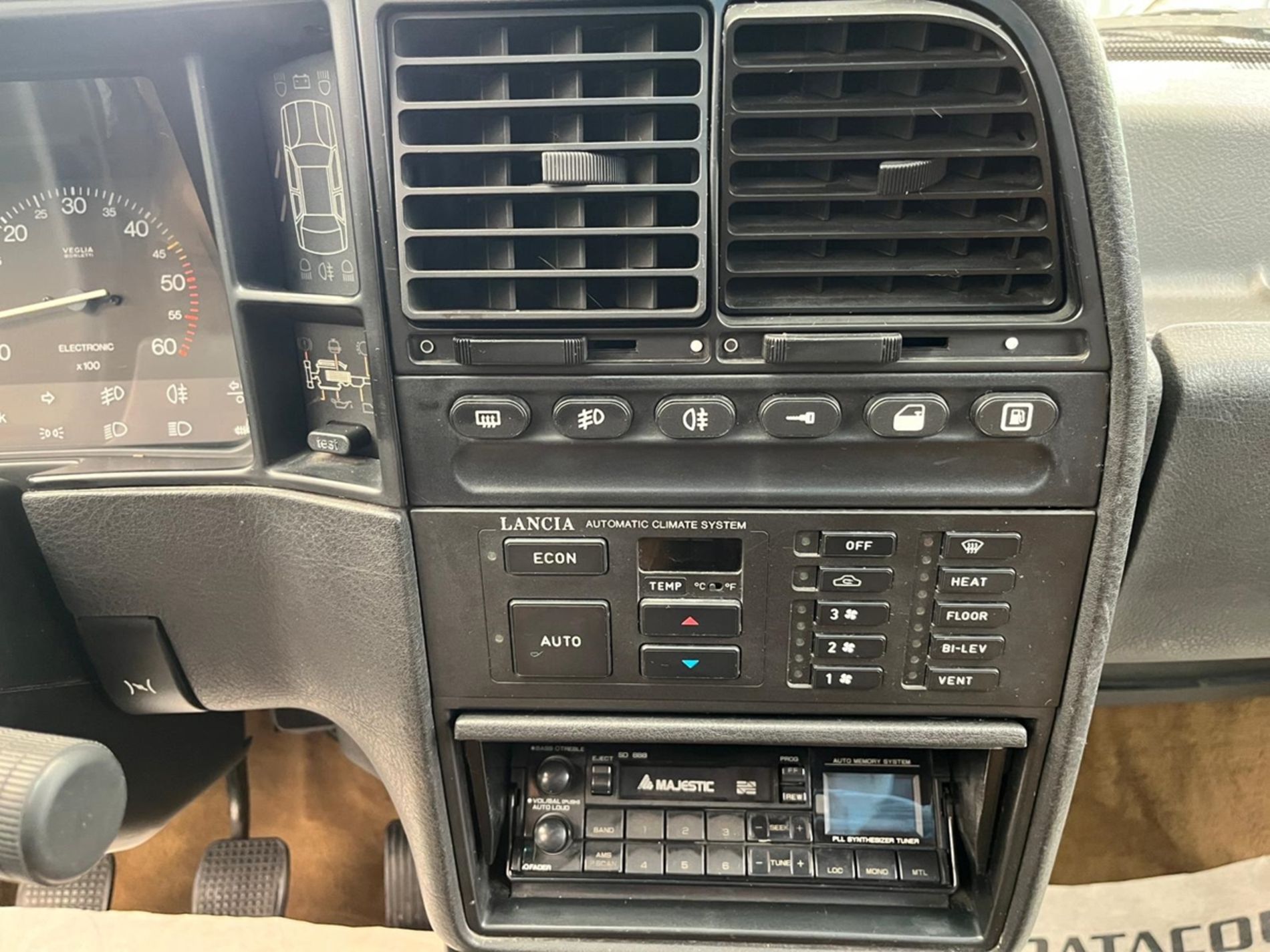 LANCIA THEMA  - Gallotti Auto