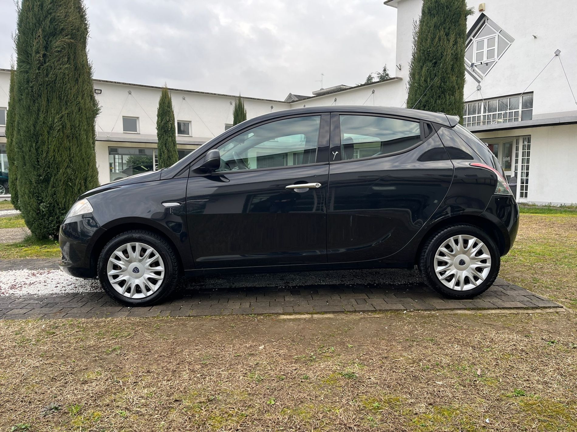 1.2 8v 69cv -RISERVATA A COMMERCIANTI D’AUTO - Gallotti Auto