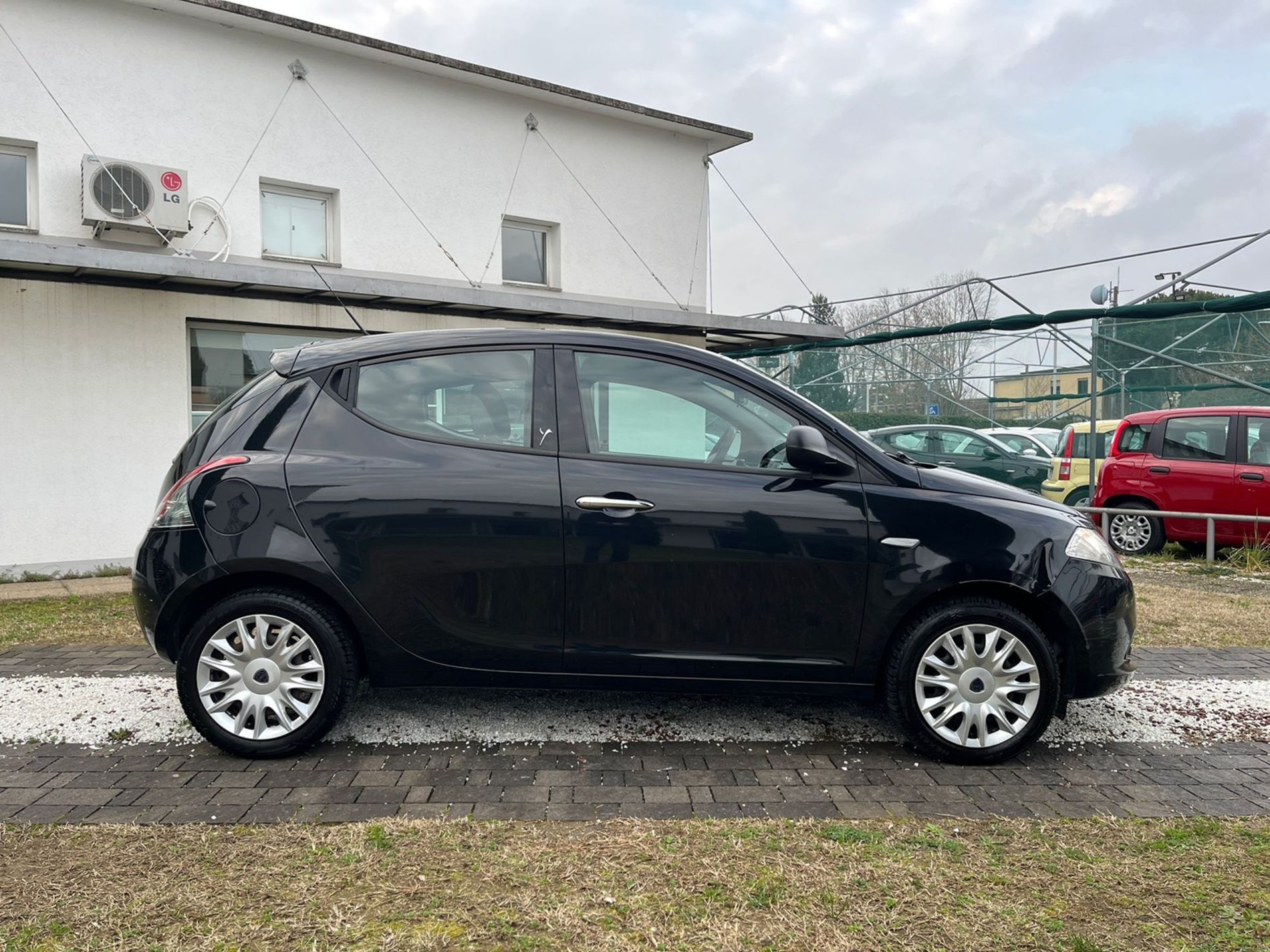 1.2 8v 69cv -RISERVATA A COMMERCIANTI D’AUTO - Gallotti Auto