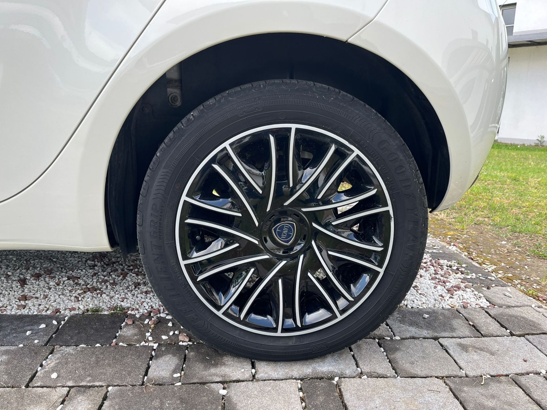  1.0 firefly hybrid Gold s&s 70cv 5p.ti   - Gallotti Auto
