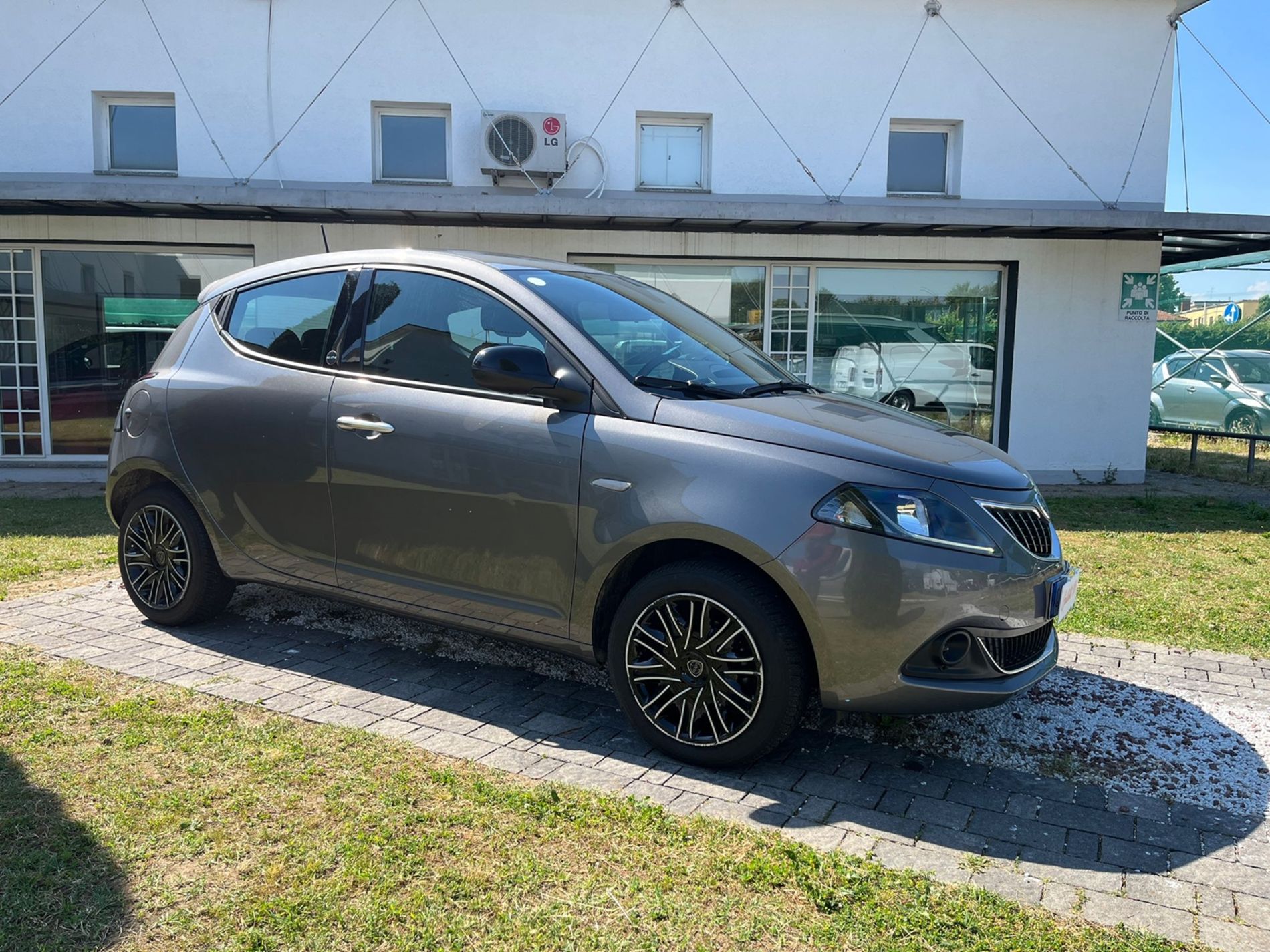 1.0 firefly hybrid Gold s&s 70cv - SENZA VINCOLI DI FINANZIAMENTO - Gallotti Auto