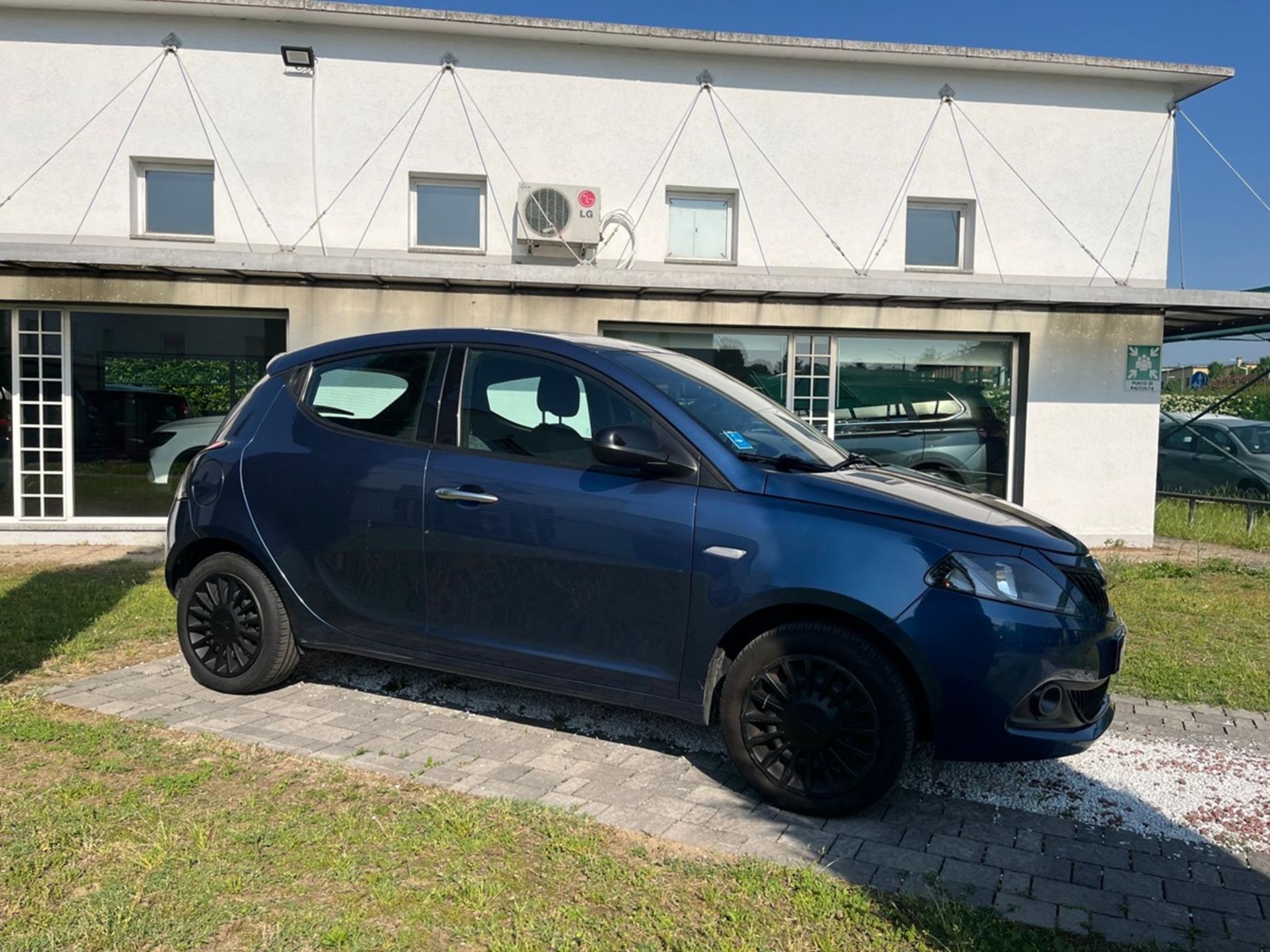 Lancia Ypsilon 1.0 firefly hybrid Silver s&s 70cv   - Gallotti Auto