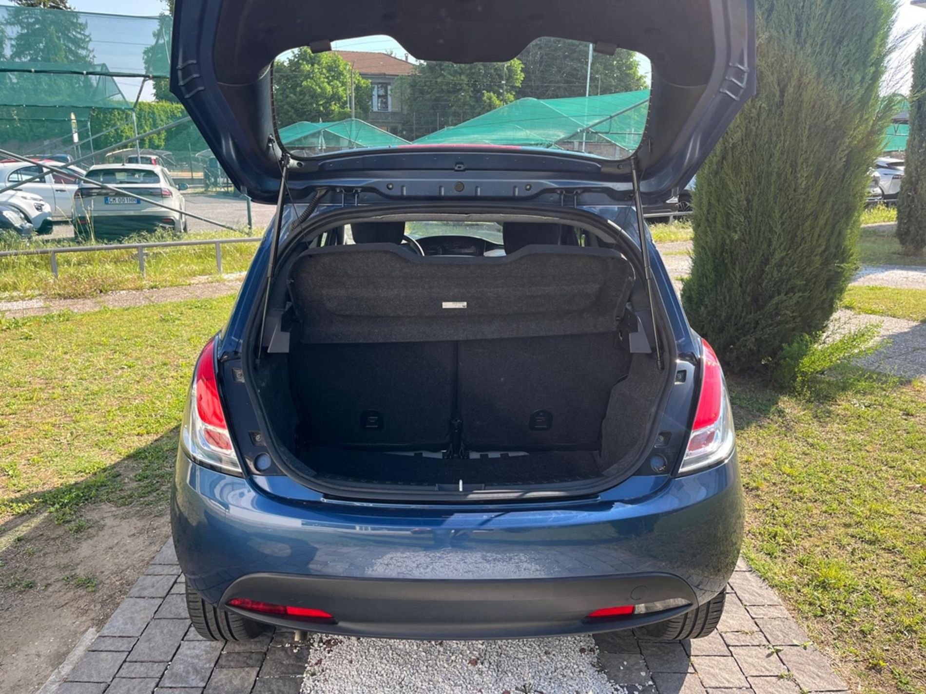 Lancia Ypsilon 1.0 firefly hybrid Silver s&s 70cv   - Gallotti Auto