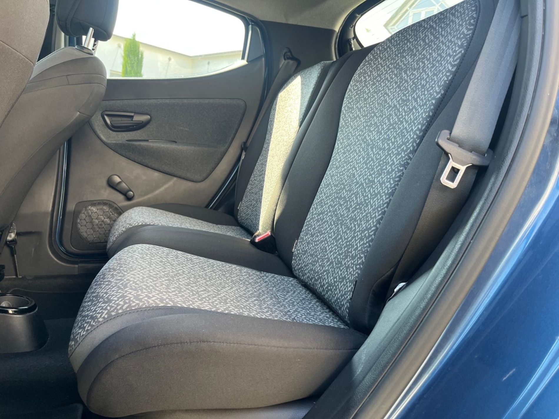 Lancia Ypsilon 1.0 firefly hybrid Silver s&s 70cv   - Gallotti Auto