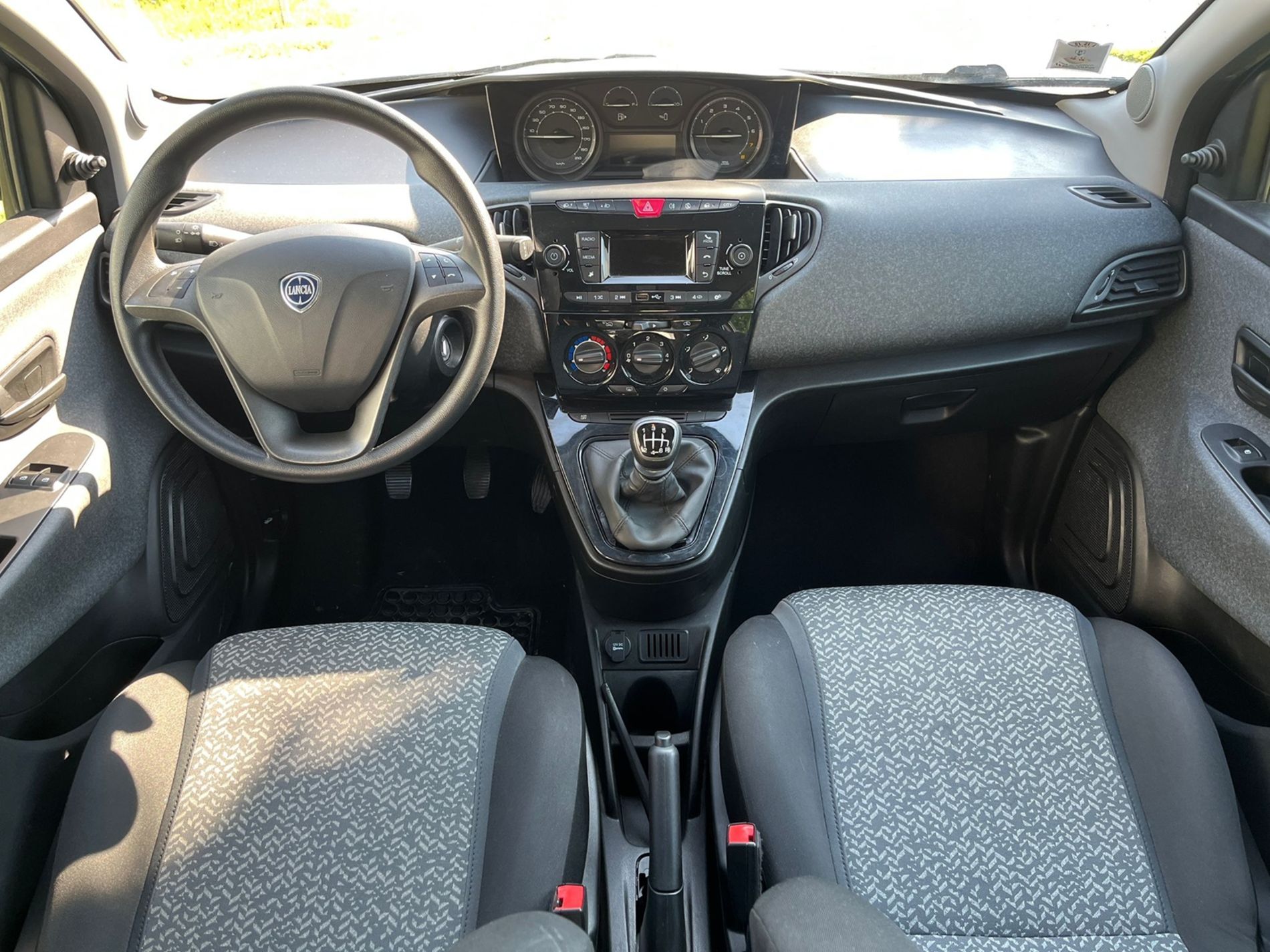 Lancia Ypsilon 1.0 firefly hybrid Silver s&s 70cv   - Gallotti Auto