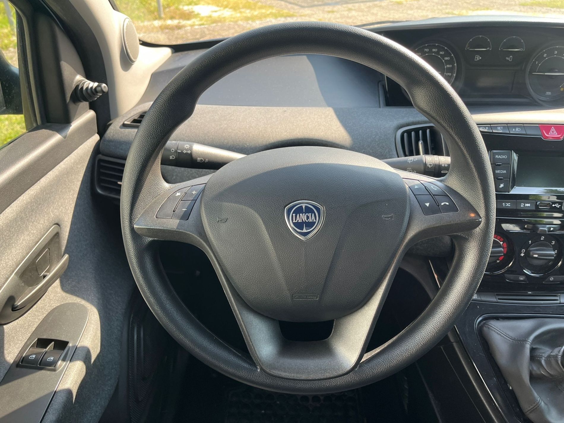 Lancia Ypsilon 1.0 firefly hybrid Silver s&s 70cv   - Gallotti Auto