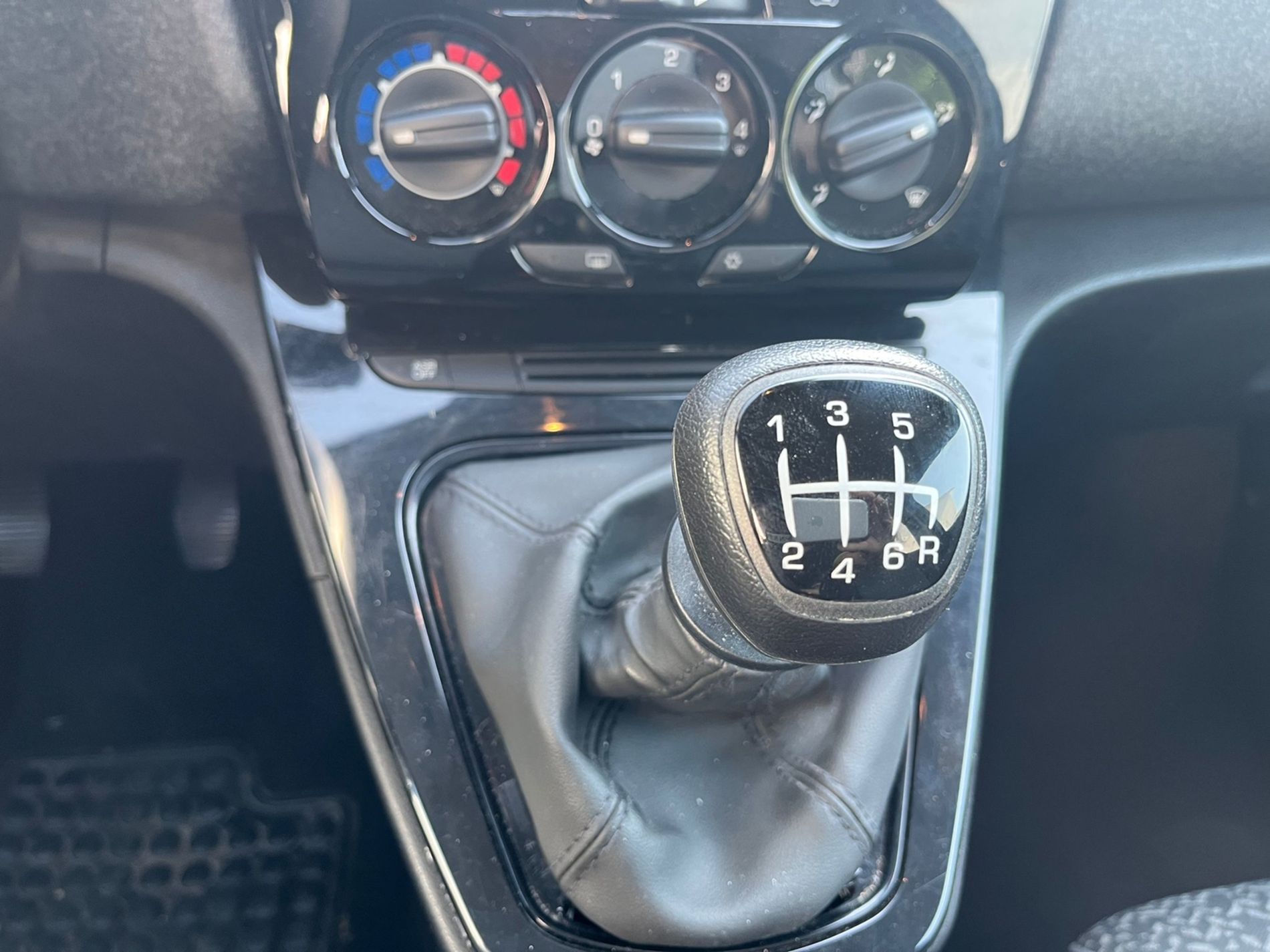 Lancia Ypsilon 1.0 firefly hybrid Silver s&s 70cv   - Gallotti Auto