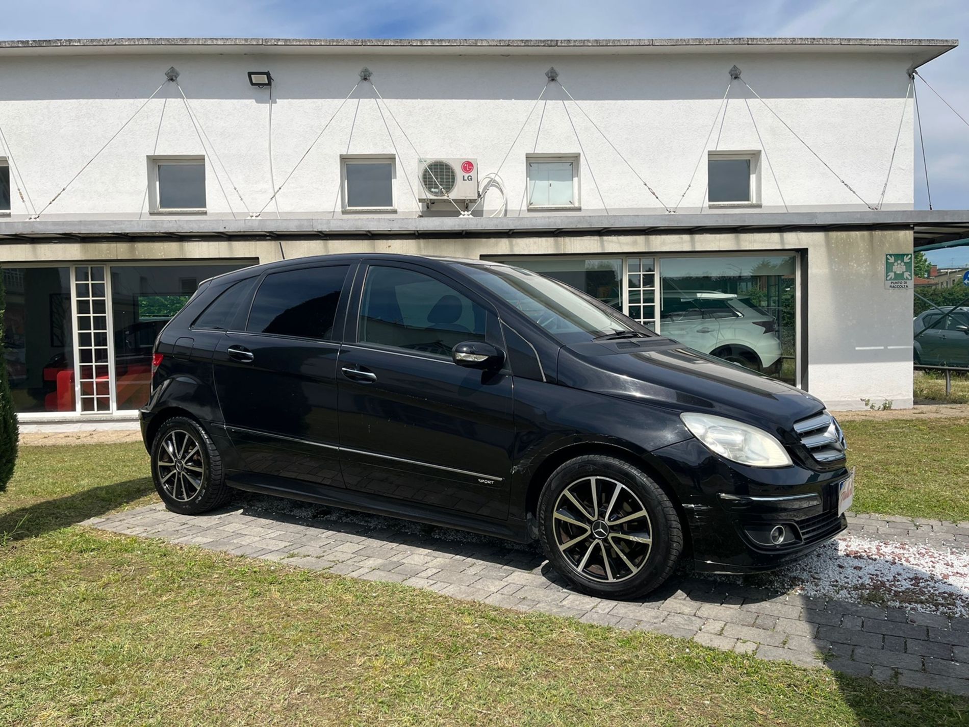 170 - RISERVATA A COMMERCIANTI D’AUTO - Gallotti Auto