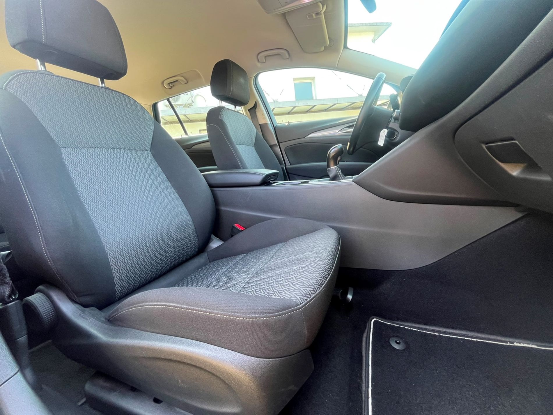  Sports Tourer 1.6 cdti Business s&s 136cv auto my18.5  - SENZA VINCOLI DI FINANZIAMENTO - Gallotti Auto
