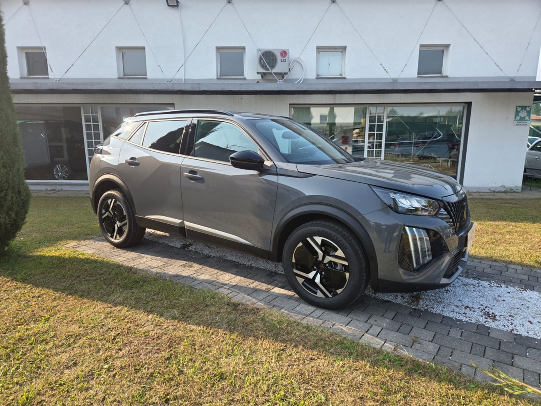 ALLURE PURE TECH 1.2 BENZINA 100CV S&S - NEOPATENTATI - Gallotti Auto