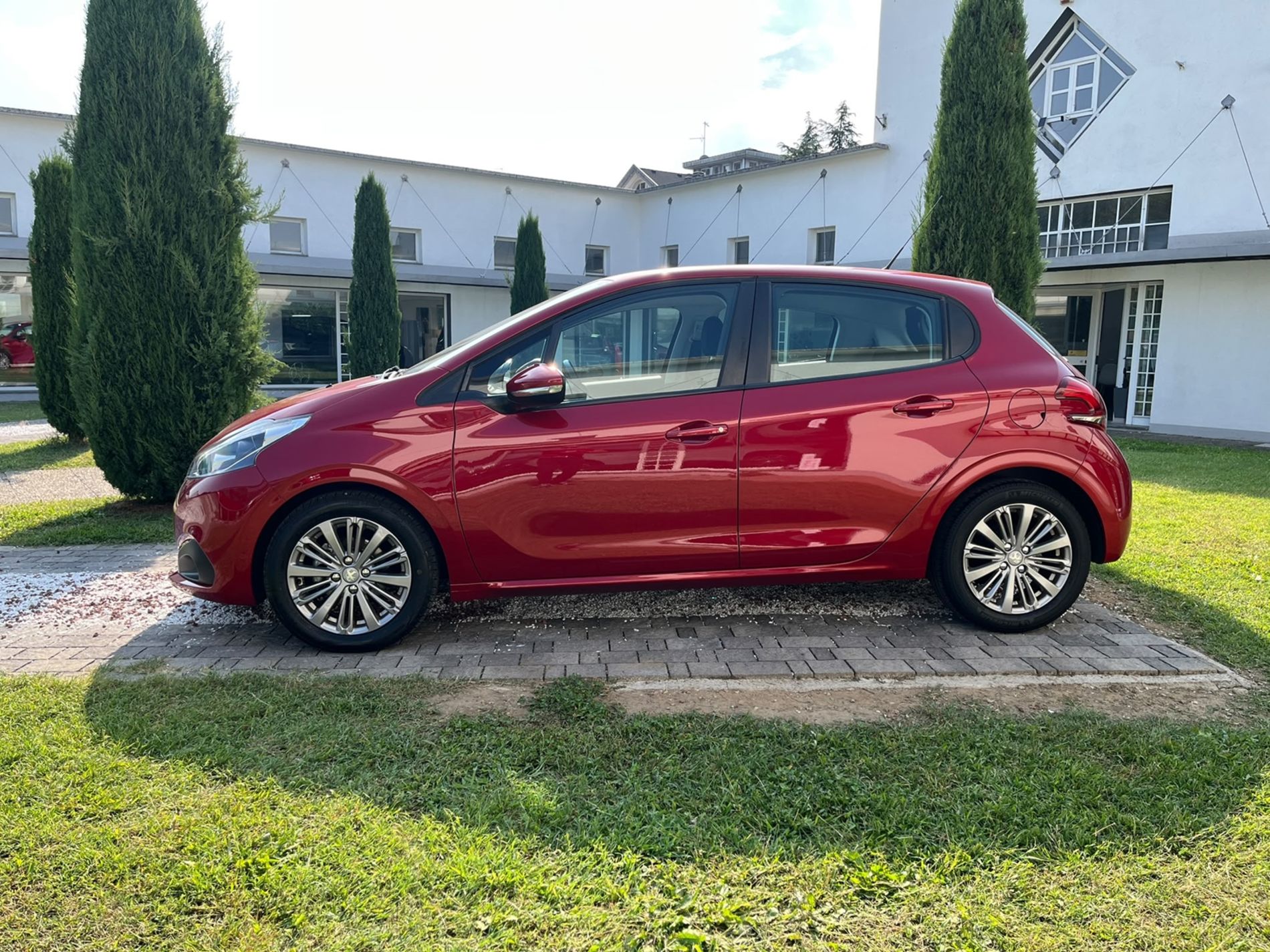 1.6 bluehdi Active 75cv 5p - SENZA VINCOLI DI FINANZIAMENTO - Gallotti Auto