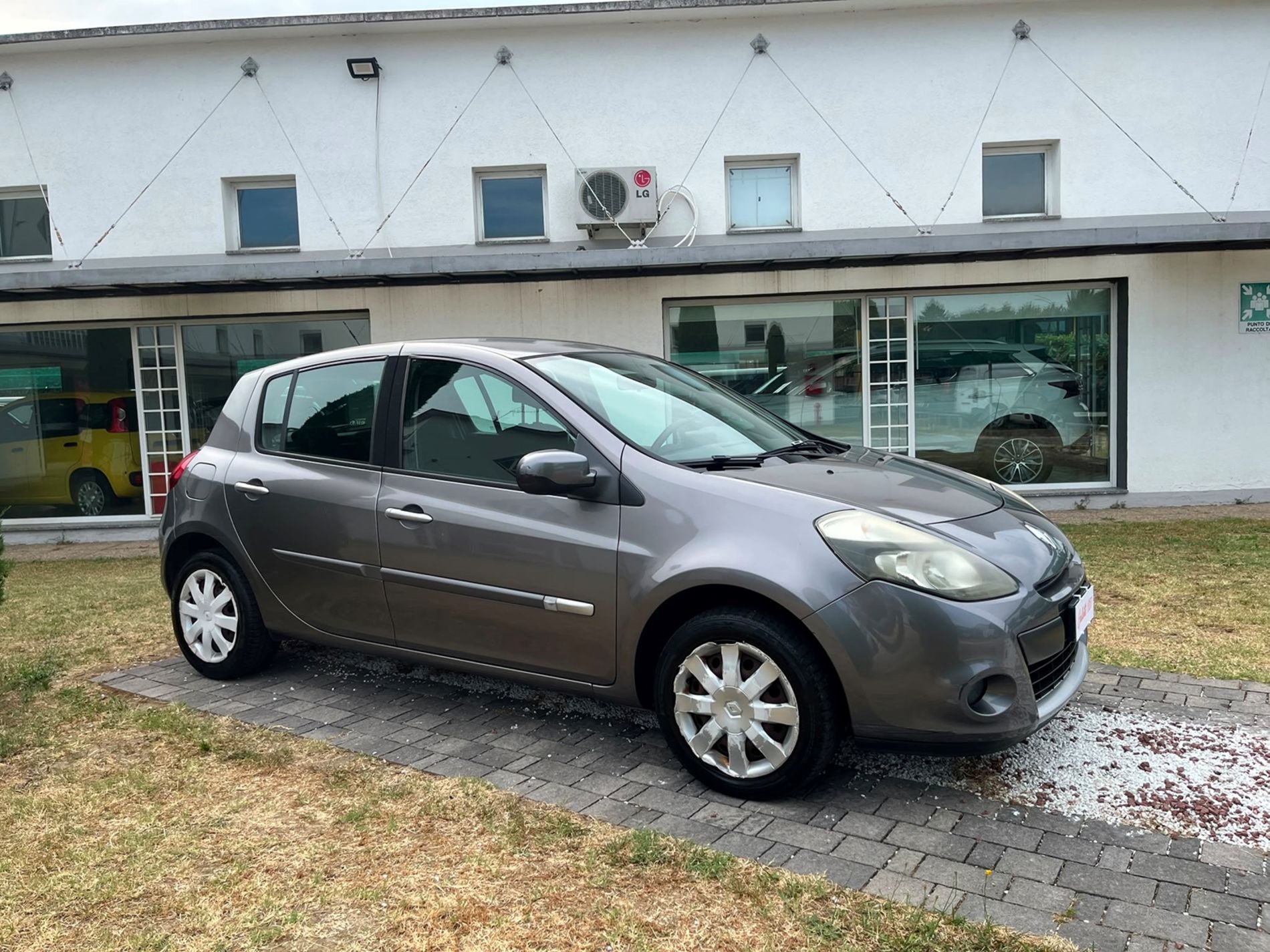 Renault Clio 5p 1.2 16v Live!  - RISERVATA A COMMERCIANTI D’AUTO - Gallotti Auto