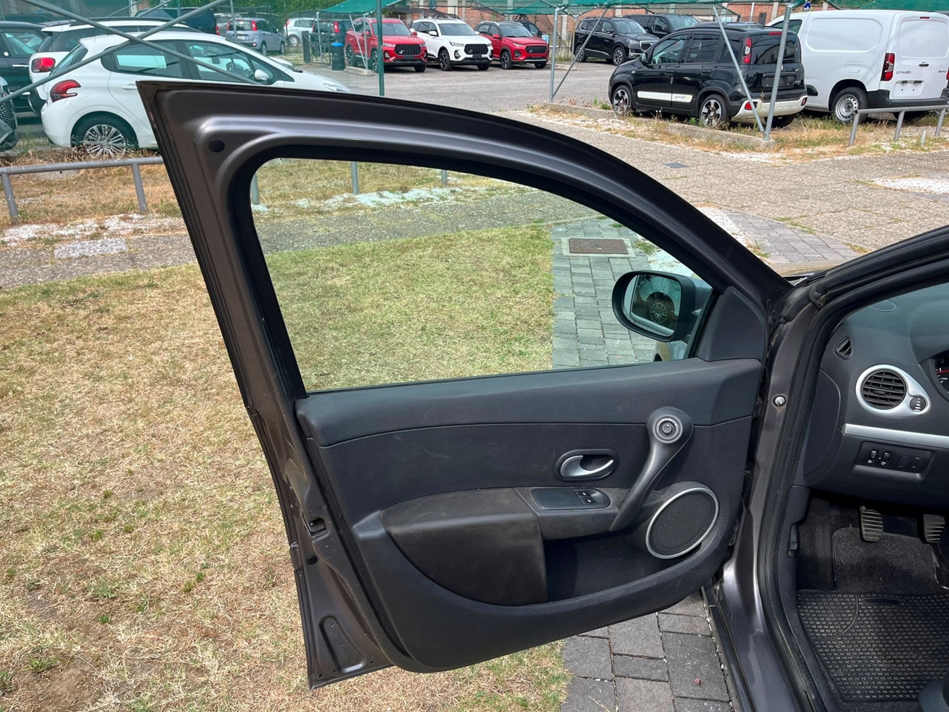 Renault Clio 5p 1.2 16v Live!  - RISERVATA A COMMERCIANTI D’AUTO - Gallotti Auto