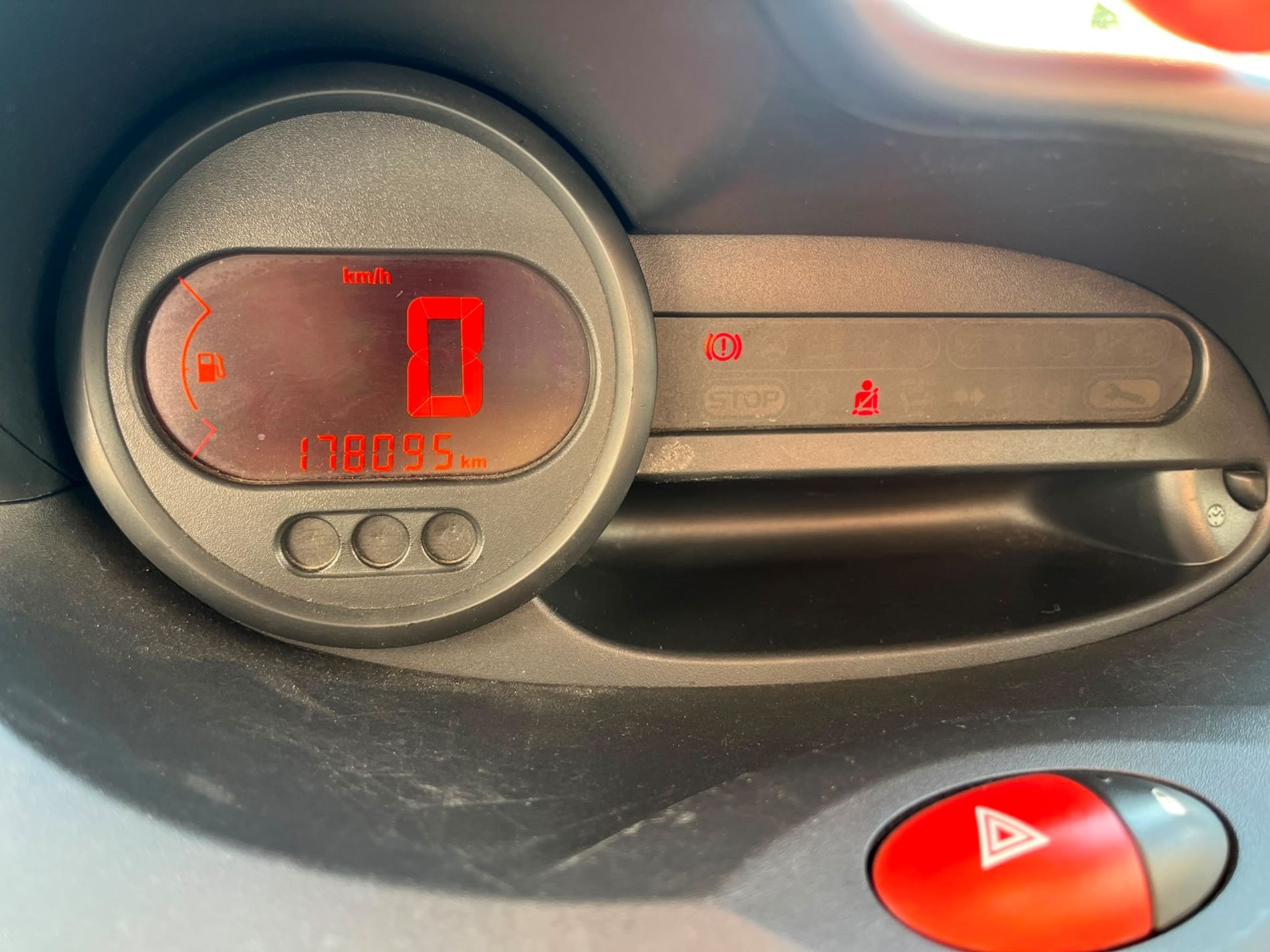 Renault twingo 1.2 75cv RISERVATA A COMMERCIANTI D’AUTO - Gallotti Auto
