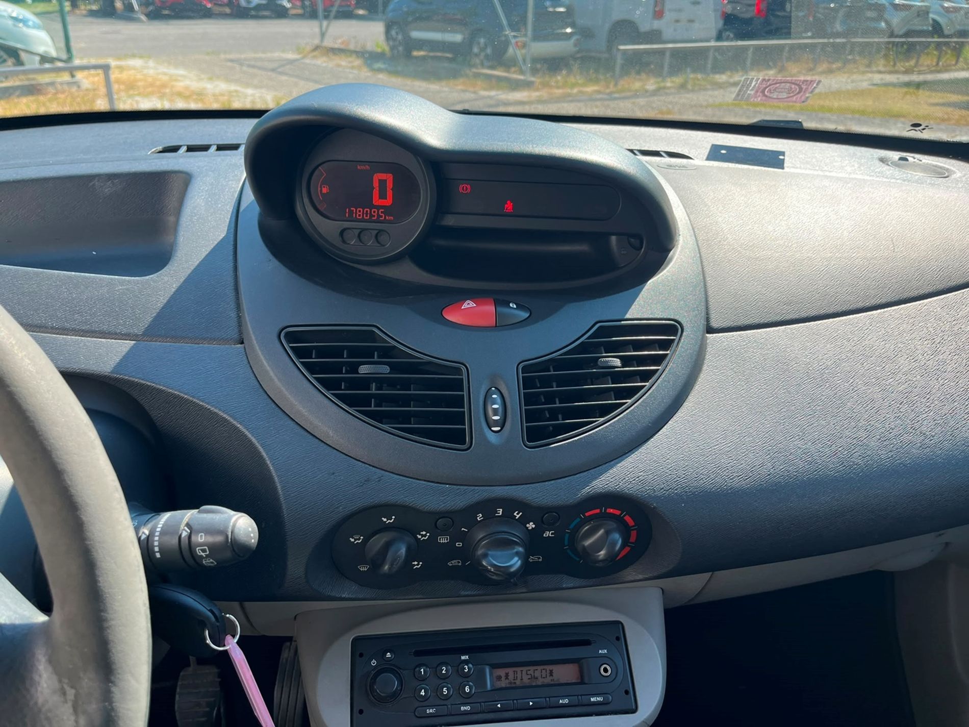 Renault twingo 1.2 75cv RISERVATA A COMMERCIANTI D’AUTO - Gallotti Auto